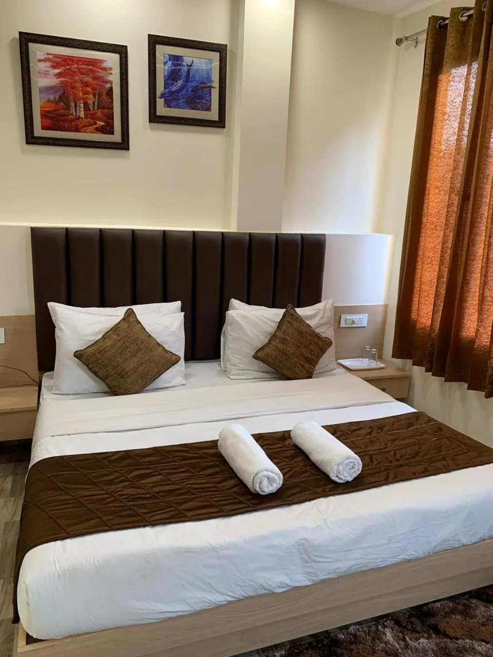 Photo of the whole room, Bed in Hotel Heaven View - 50m From Golden Temple