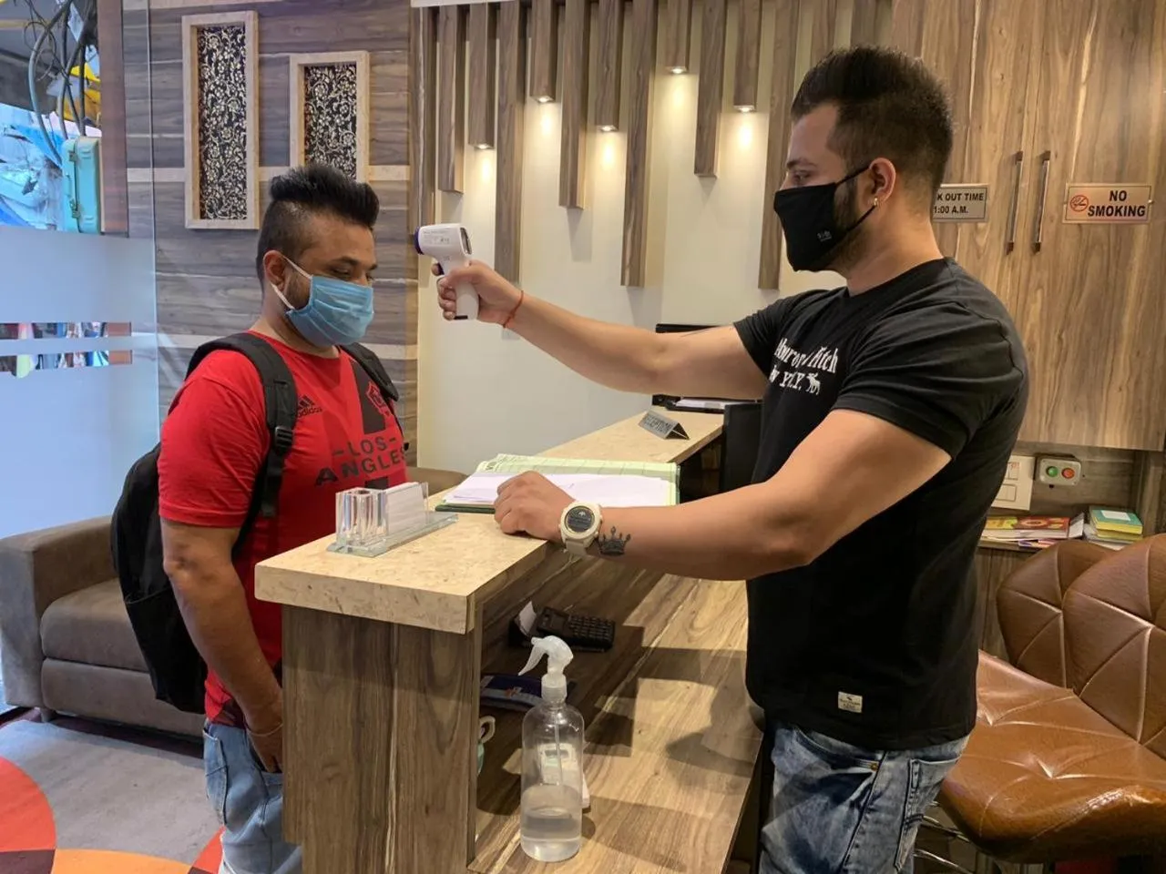 Staff in Hotel Heaven View - 50m From Golden Temple