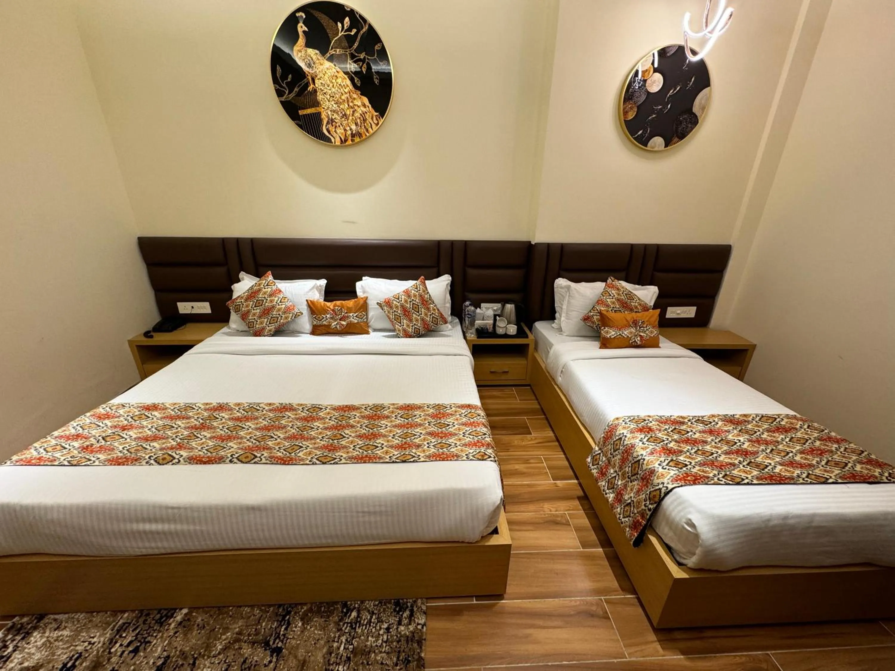 Bedroom, Bed in Hotel Heaven View - 50m From Golden Temple