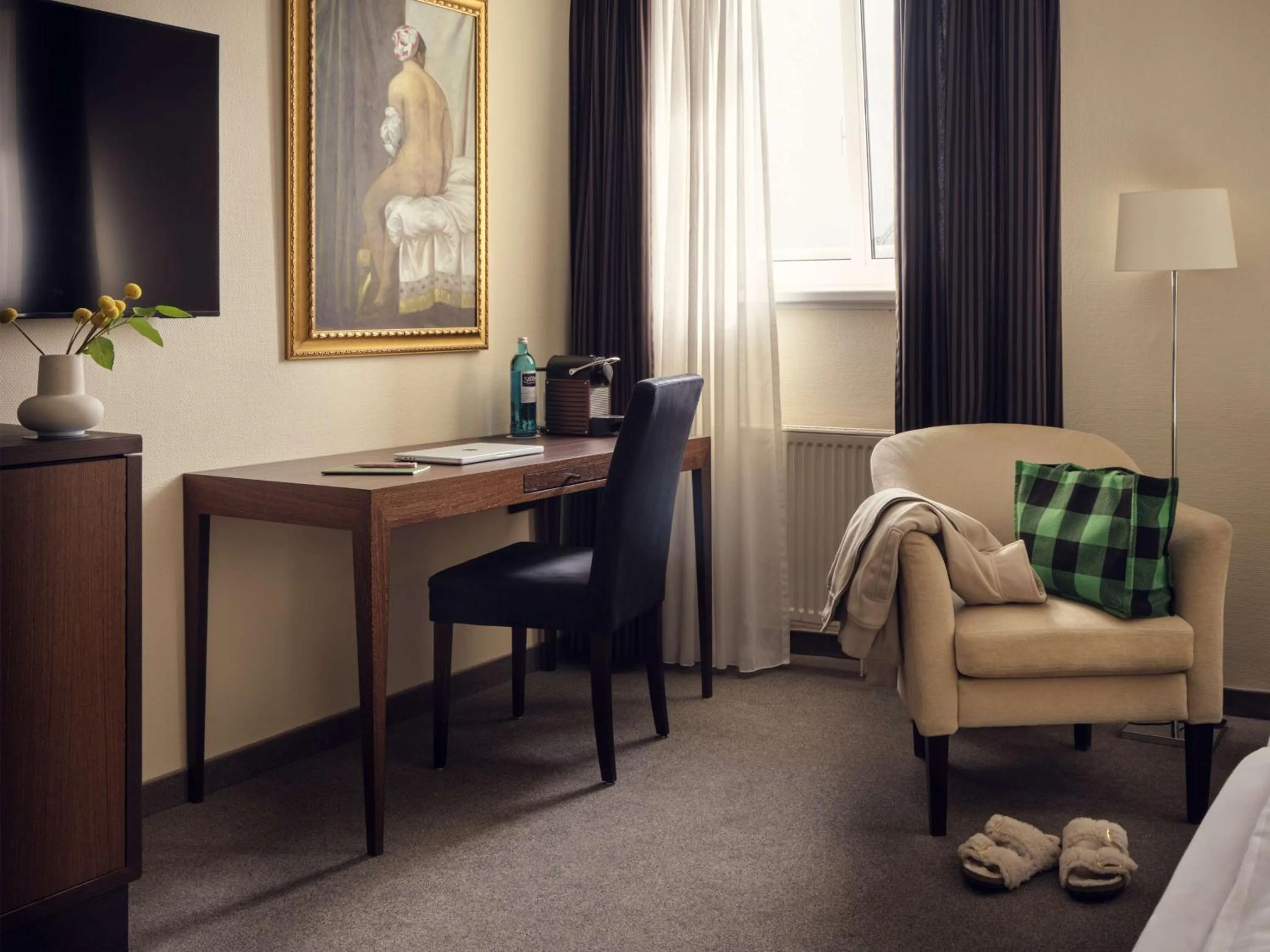 Bedroom, Bed in Metropolitan Hotel by Flemings