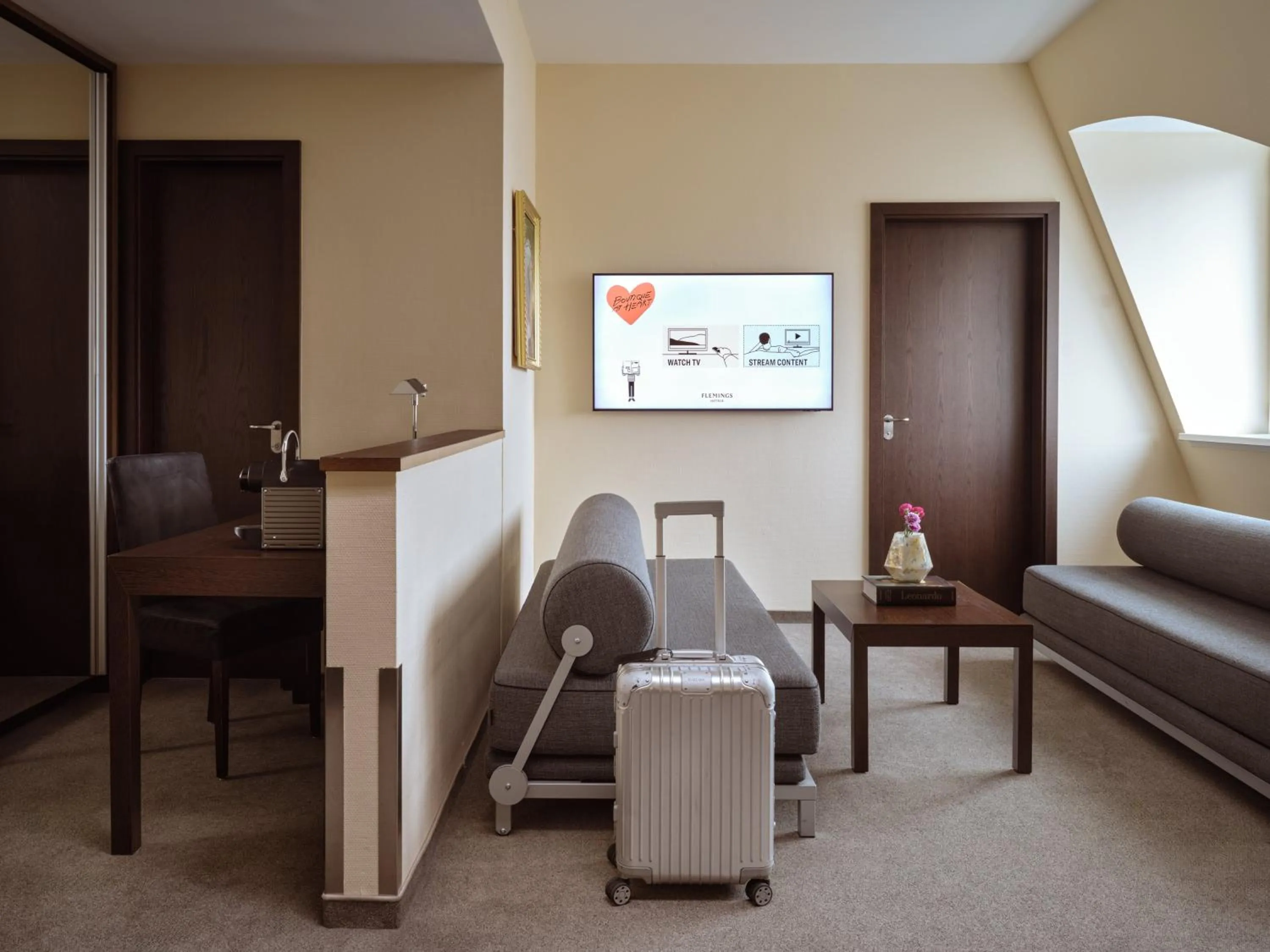 Bedroom in Metropolitan Hotel by Flemings