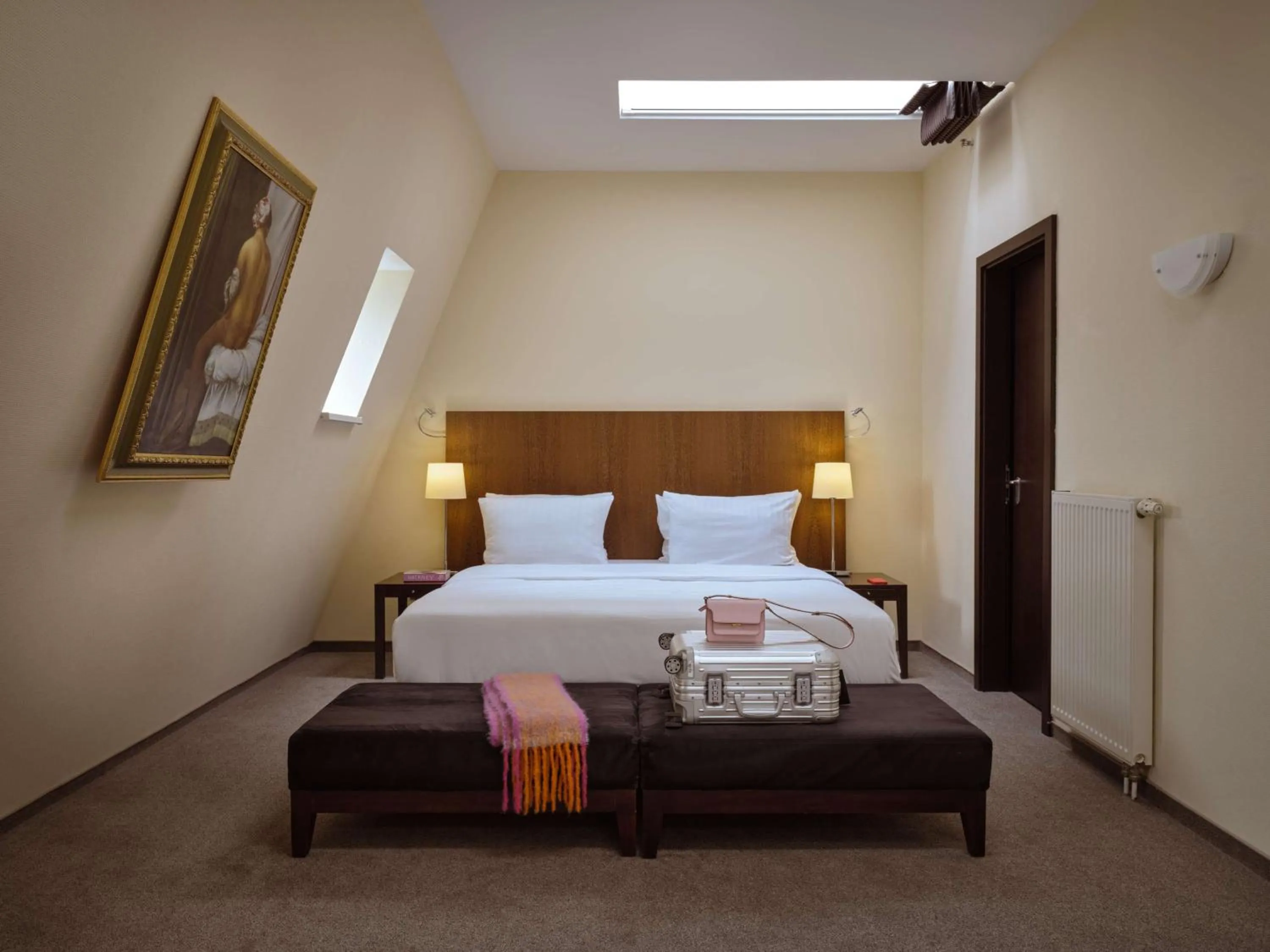 Bed in Metropolitan Hotel by Flemings