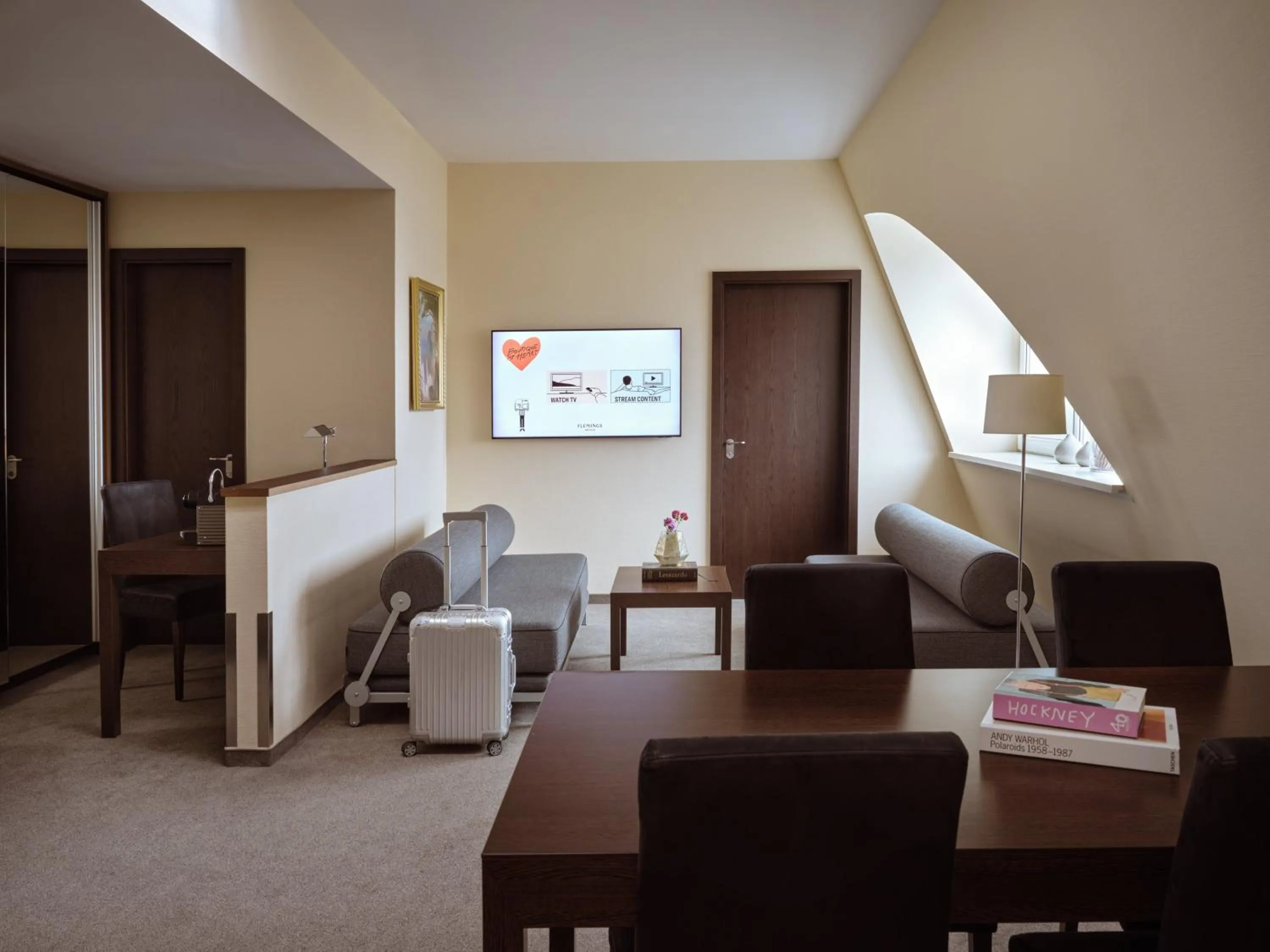 Facade/entrance in Metropolitan Hotel by Flemings