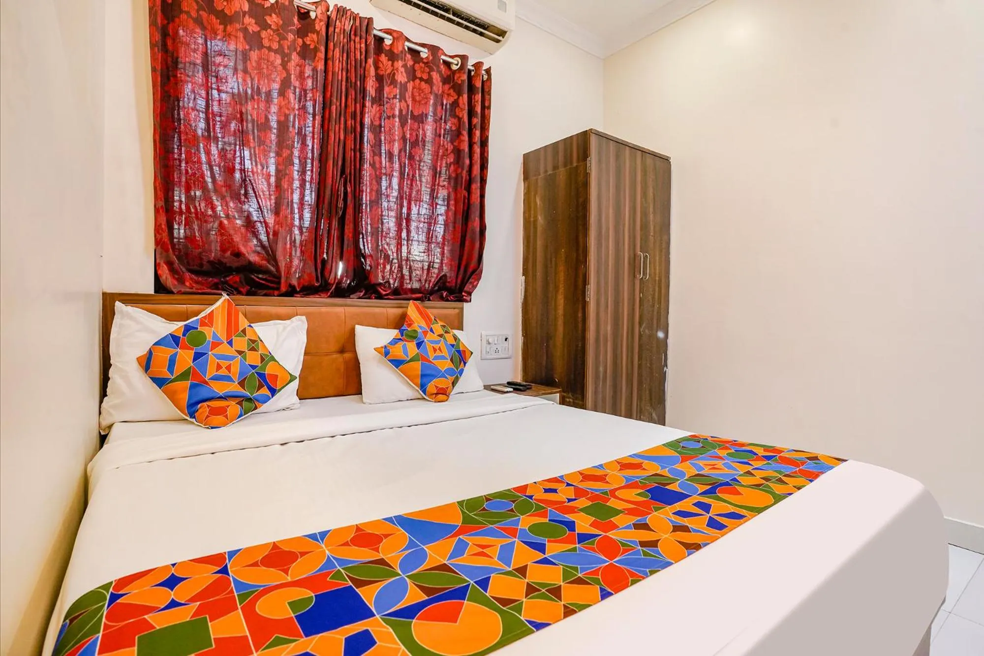 Bed in FabHotel The United - Nr Mumbai International Airport