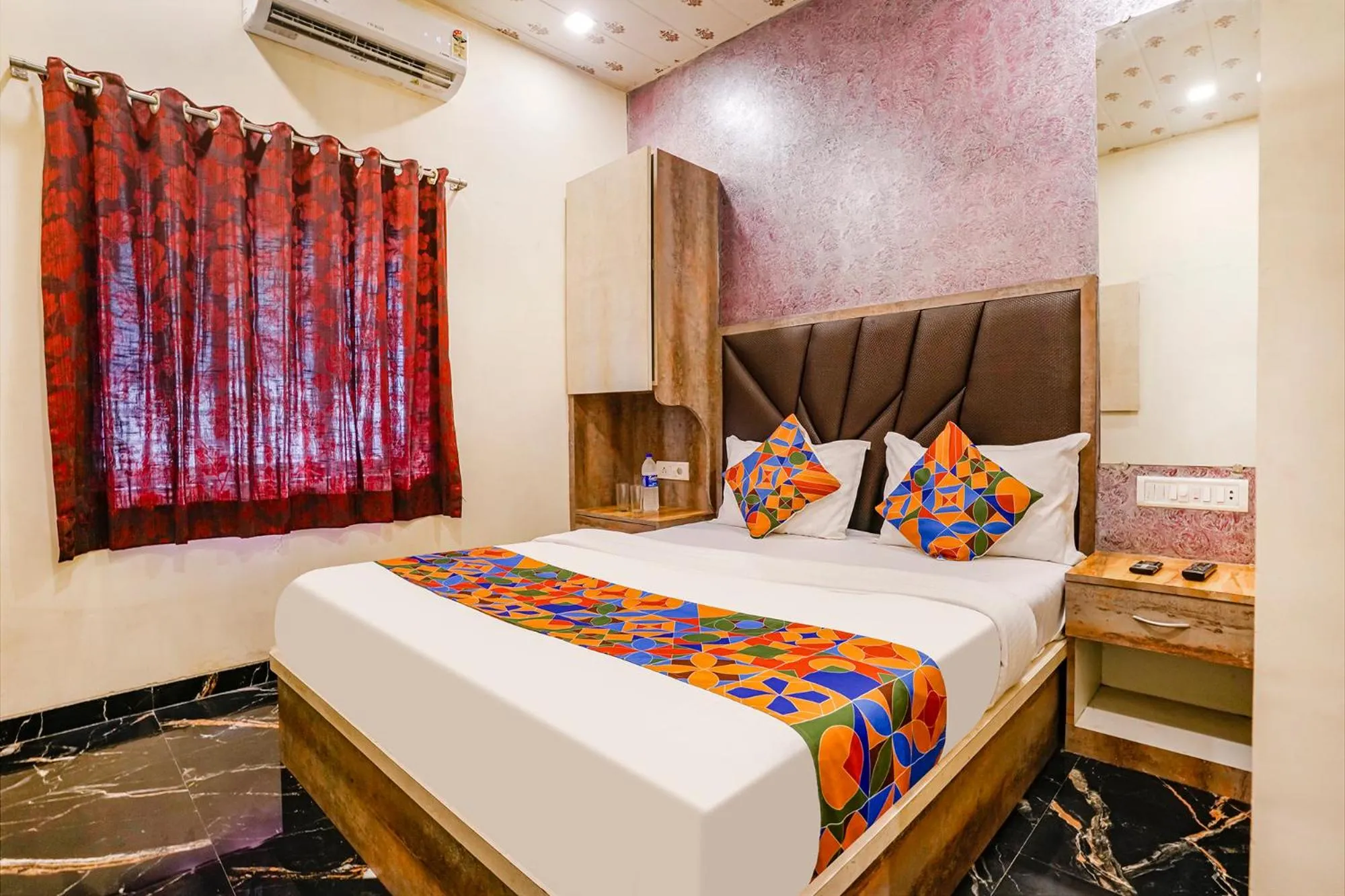 Bed in FabHotel The United - Nr Mumbai International Airport