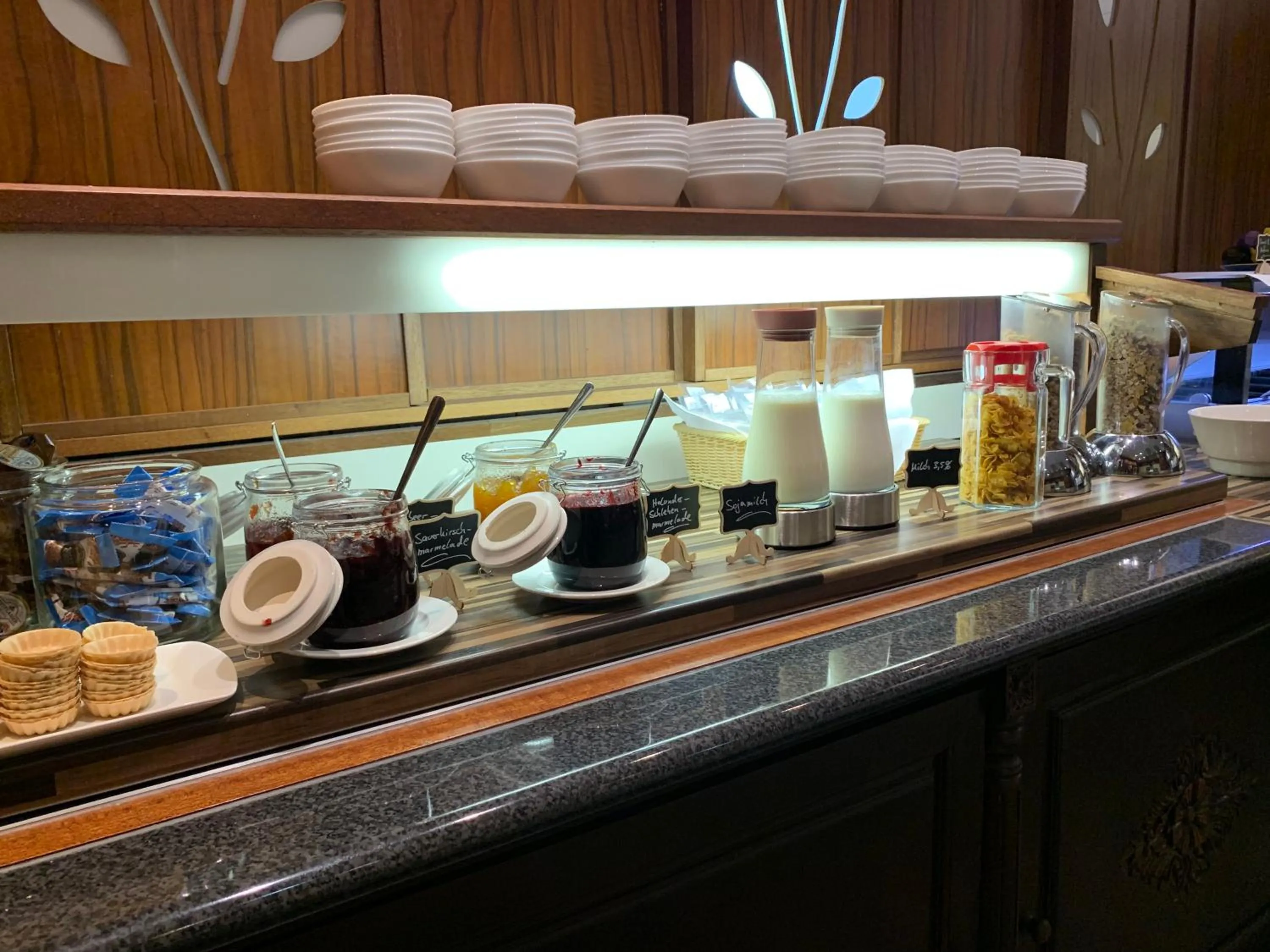 Buffet breakfast in Hotel Bentheimer Hof