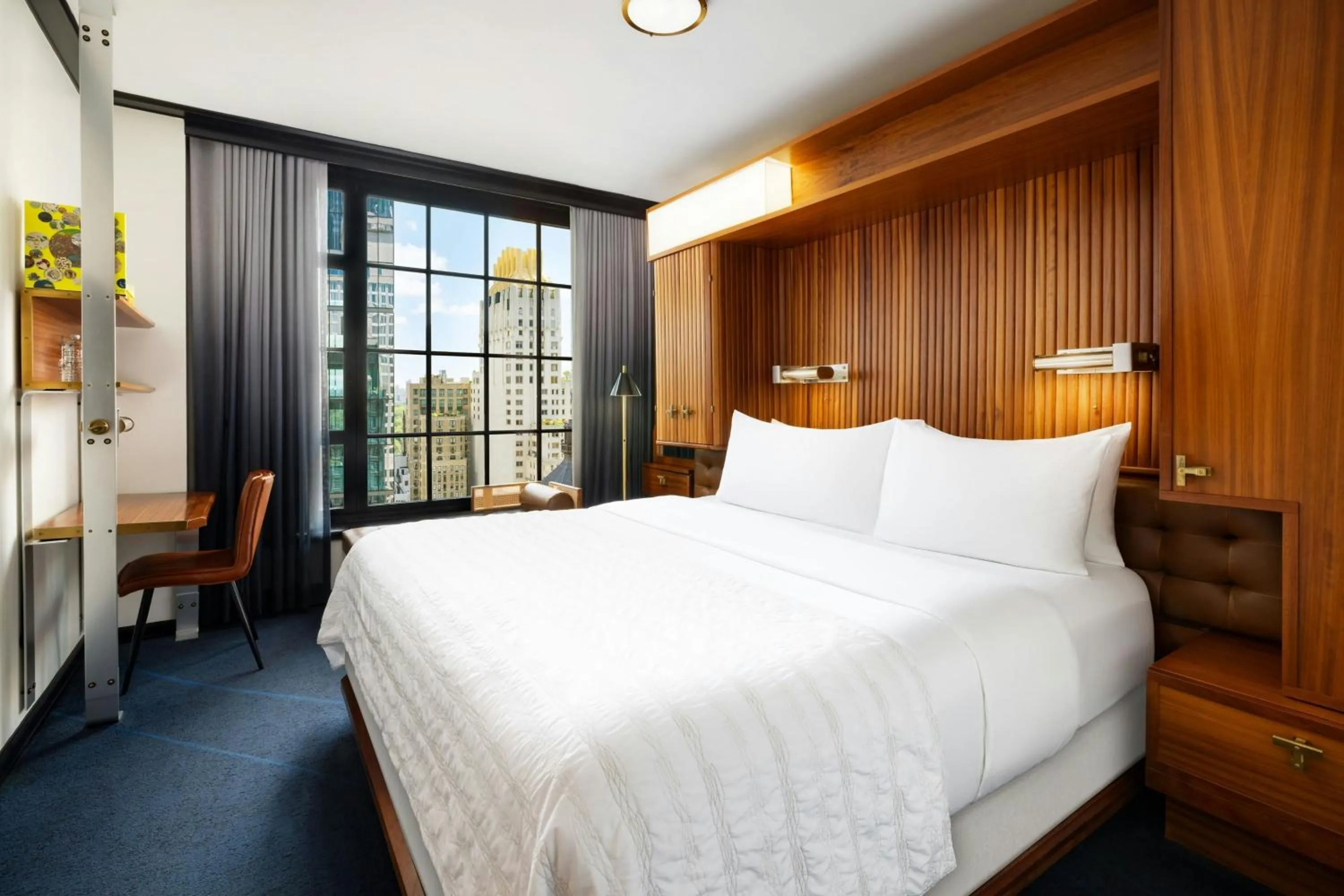 Photo of the whole room, Bed in Le Meridien New York, Central Park