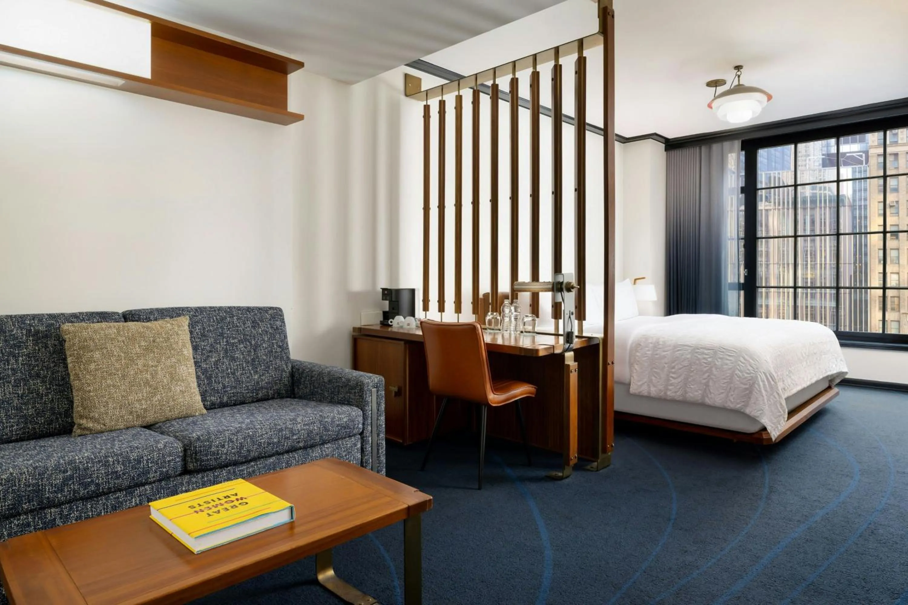 Photo of the whole room, Bed in Le Meridien New York, Central Park