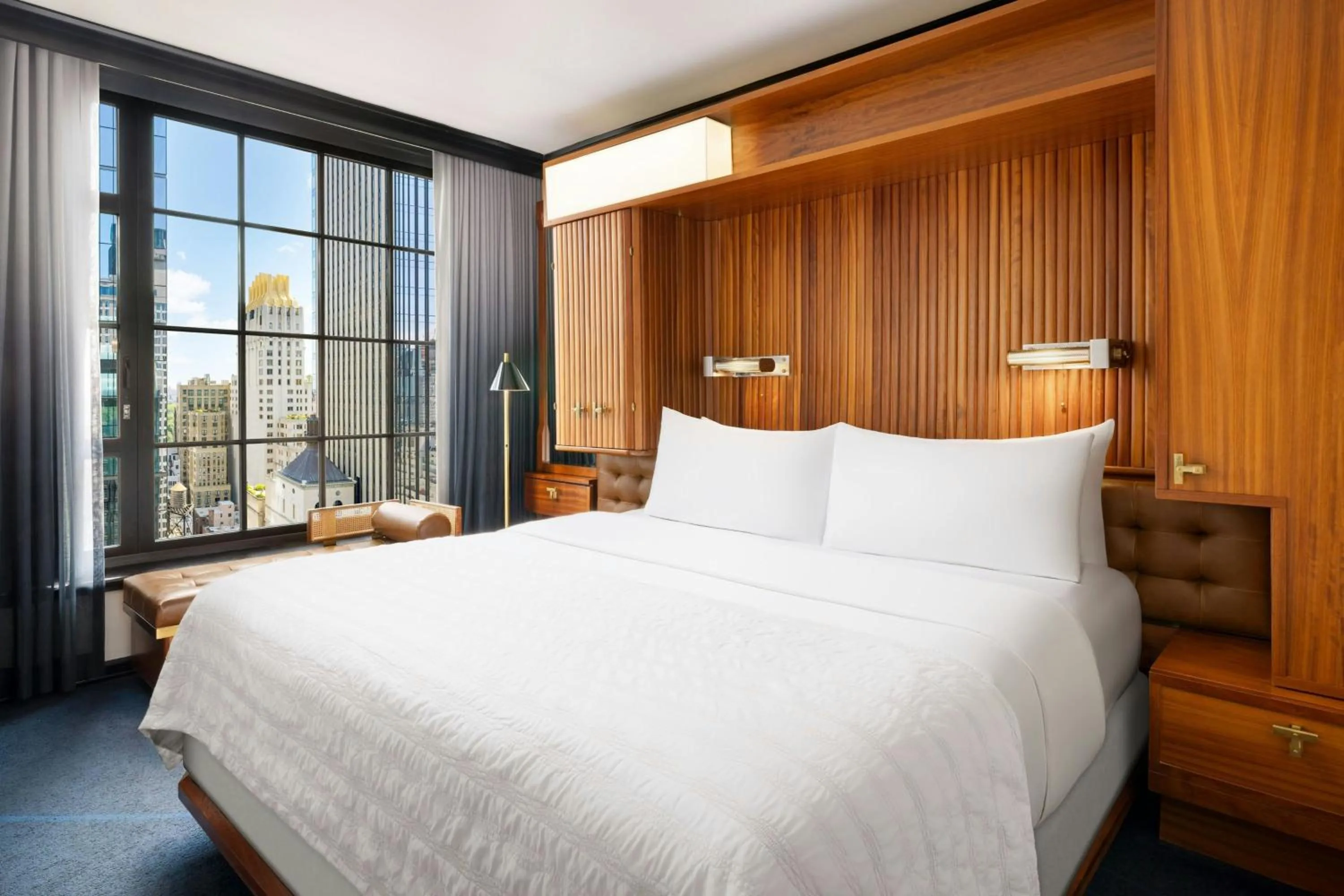 Photo of the whole room, Bed in Le Meridien New York, Central Park