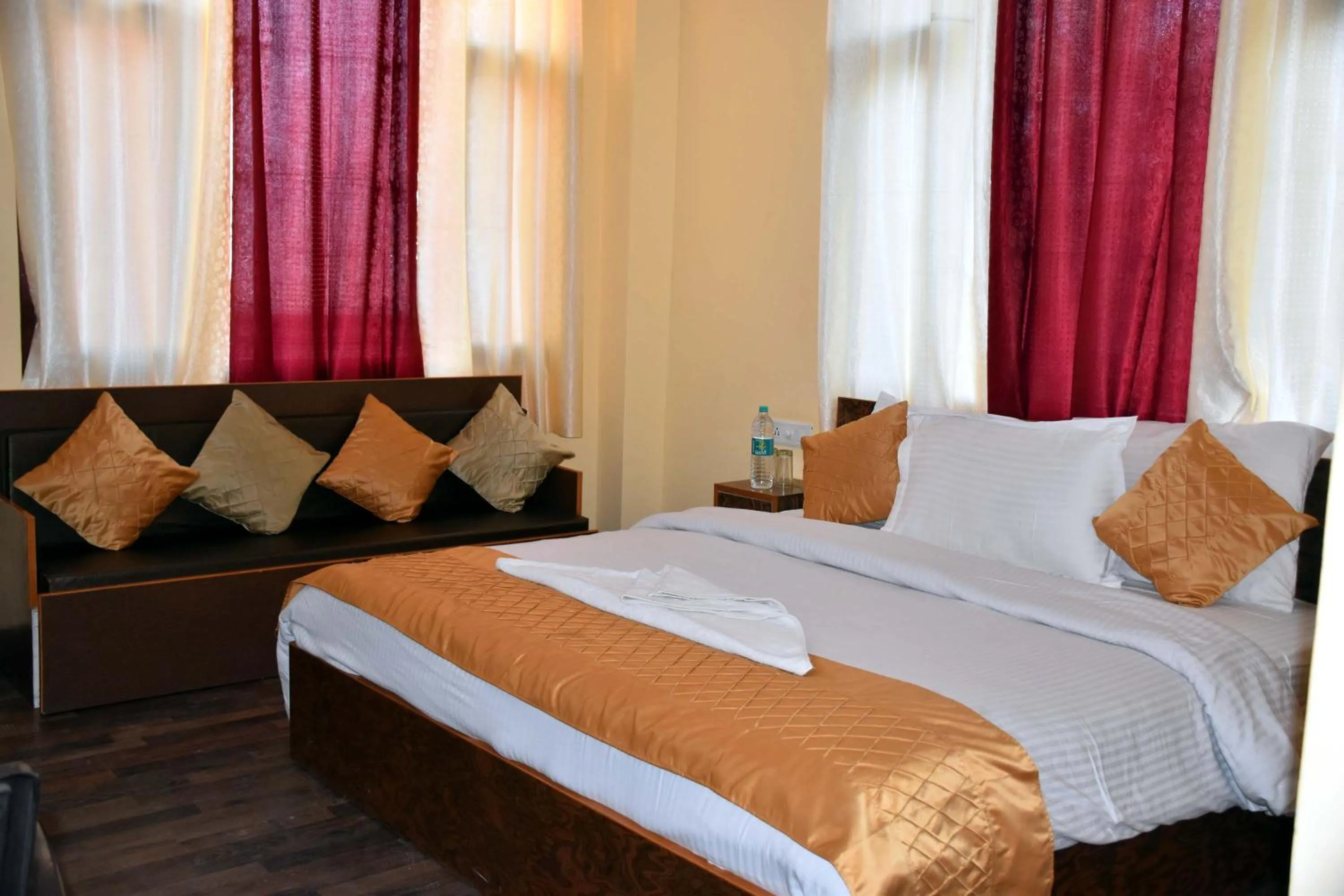 Bedroom in Whistling Alpines