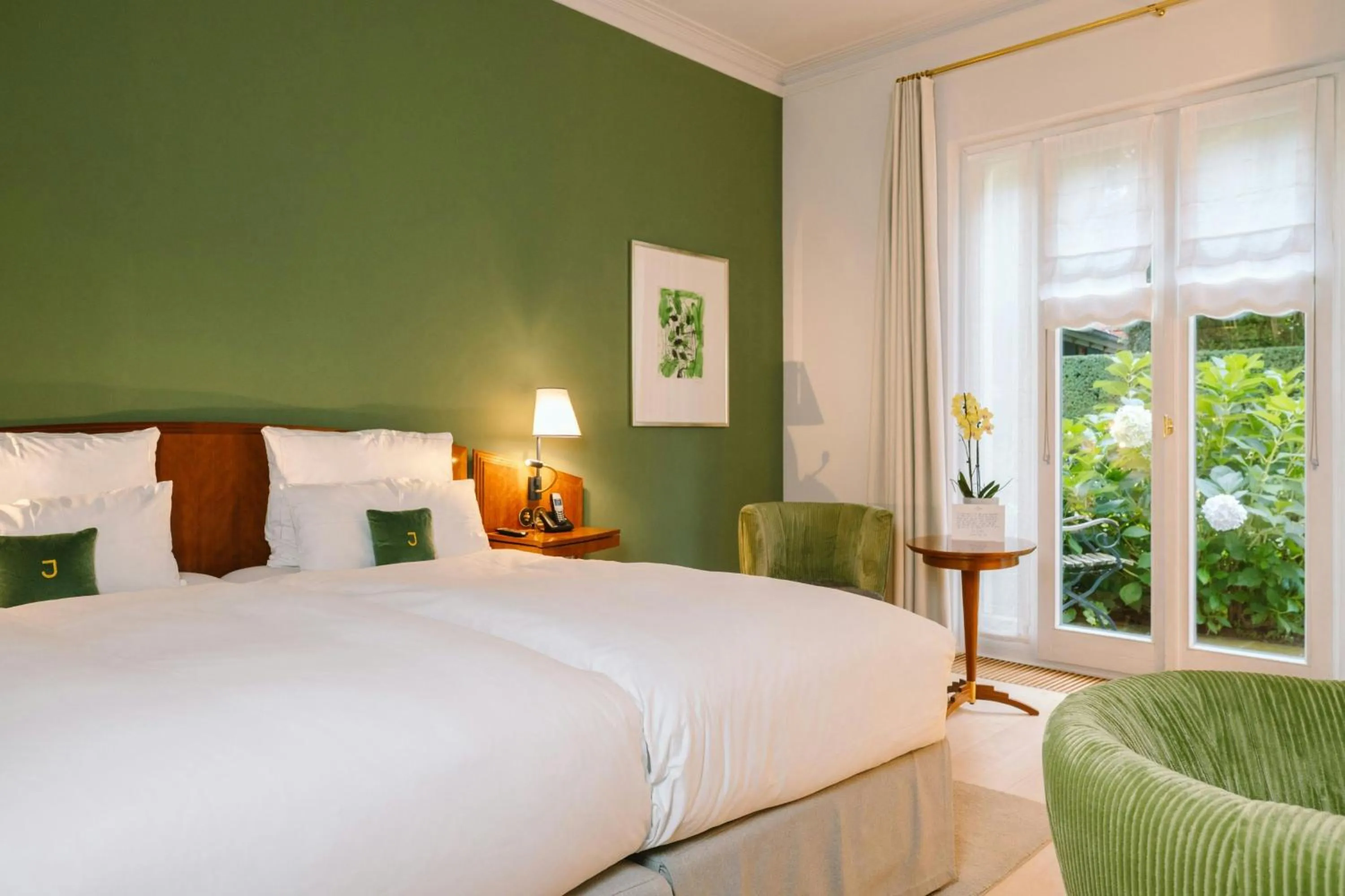 Photo of the whole room, Bed in Louis C Jacob, Hamburg, Autograph Collection