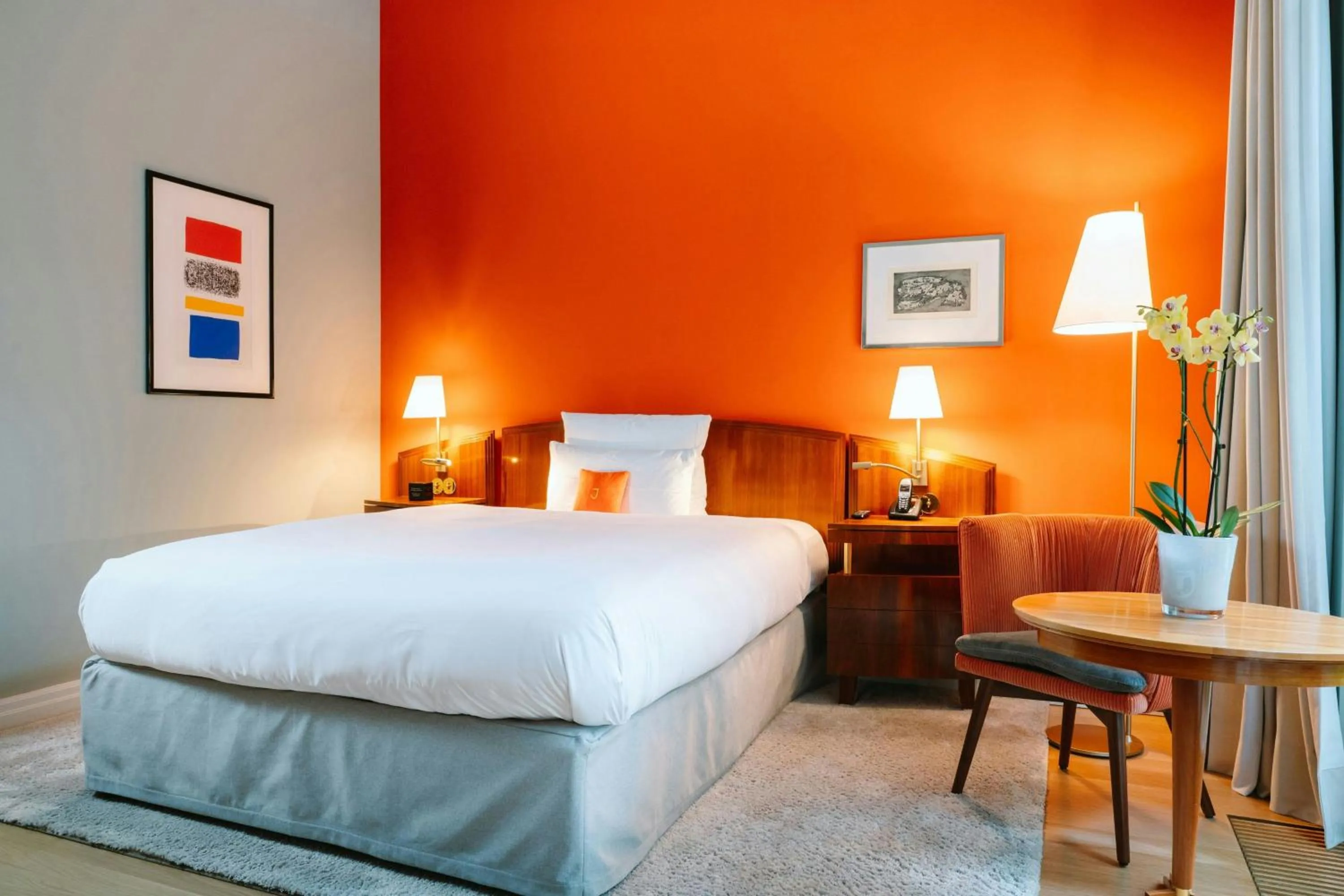 Photo of the whole room, Bed in Louis C Jacob, Hamburg, Autograph Collection