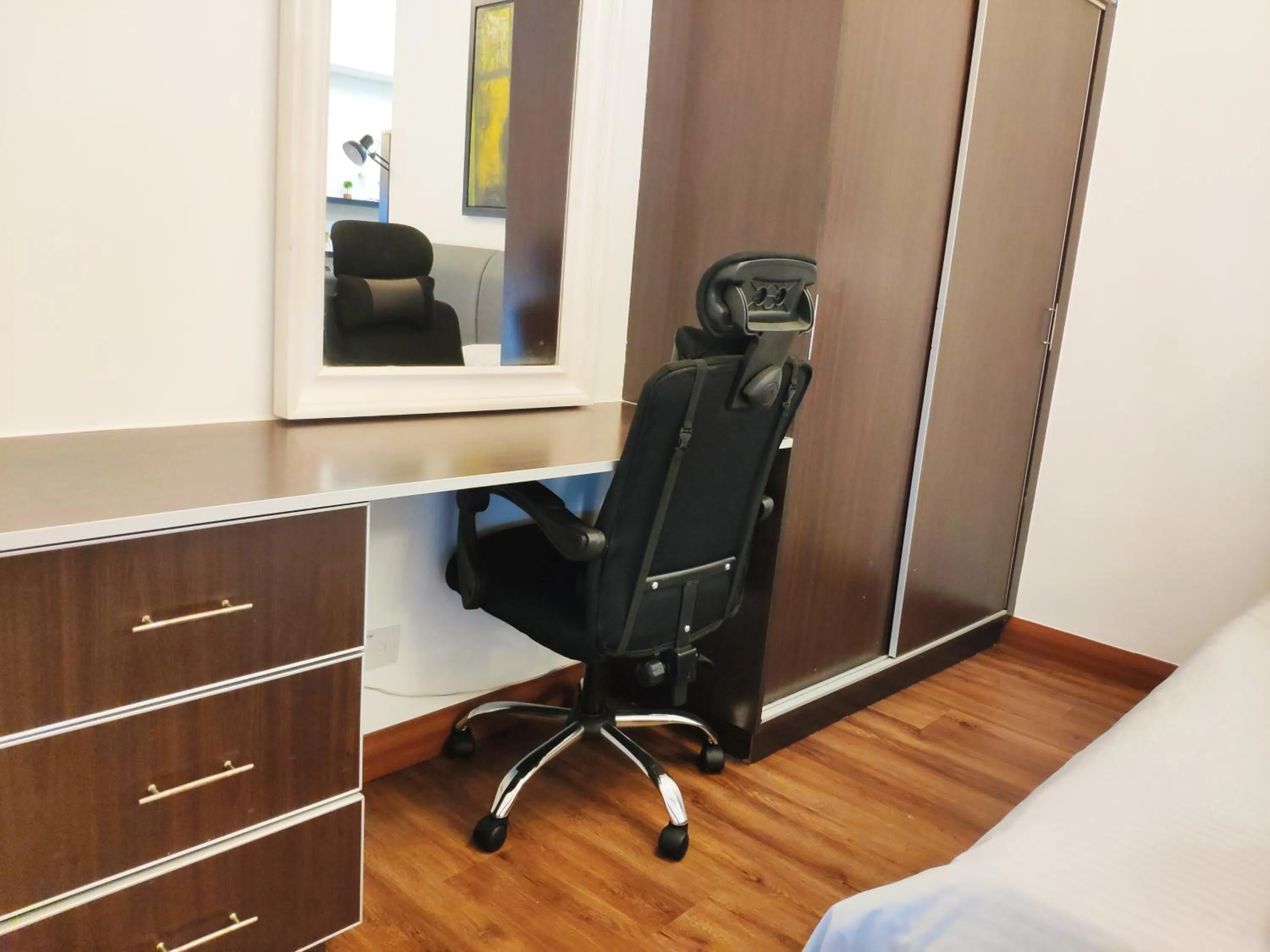 Seating area in Parkview KLCC by Salaam Suites, 4 pax