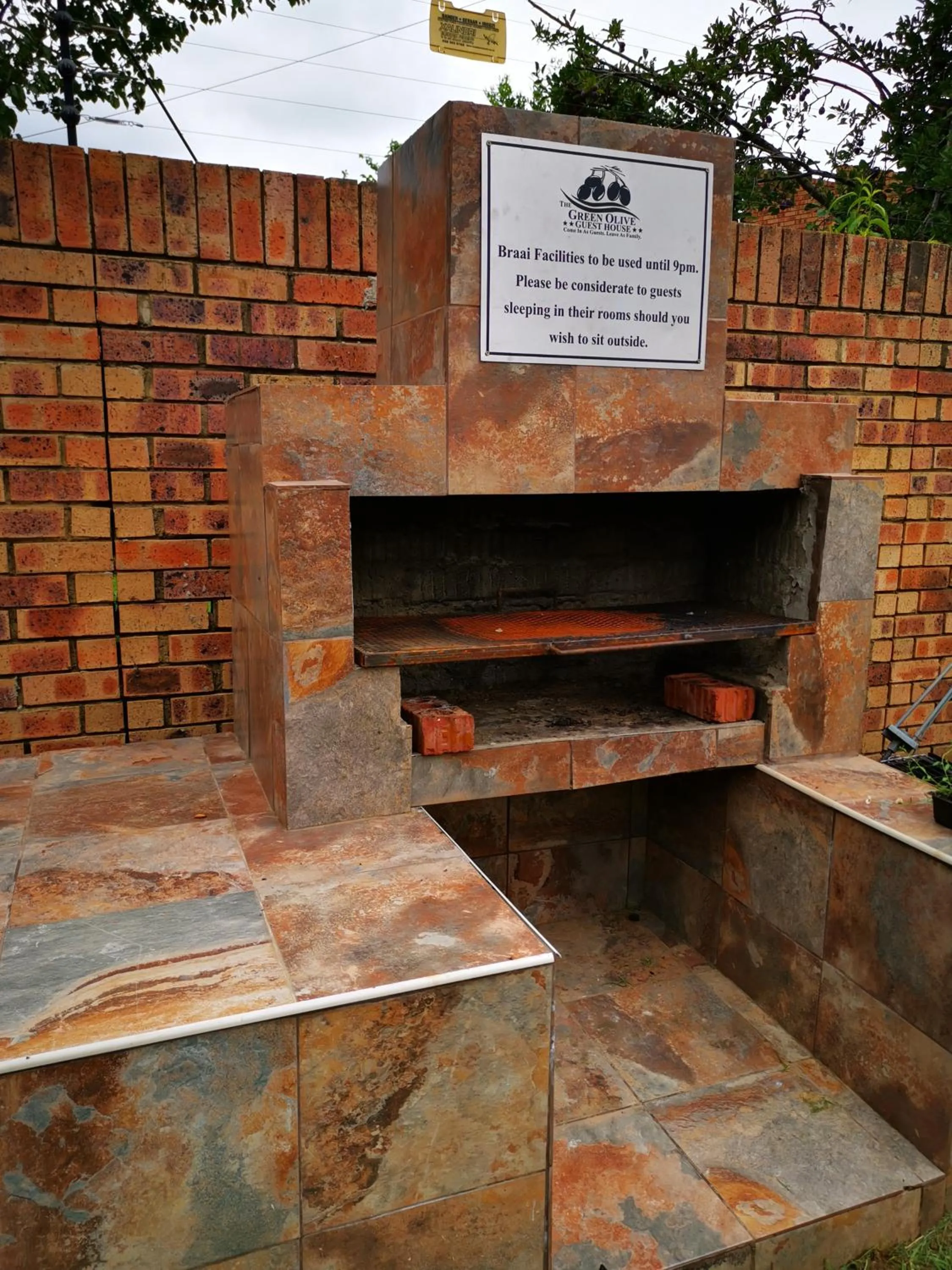 BBQ facilities in Green Olive Panorama