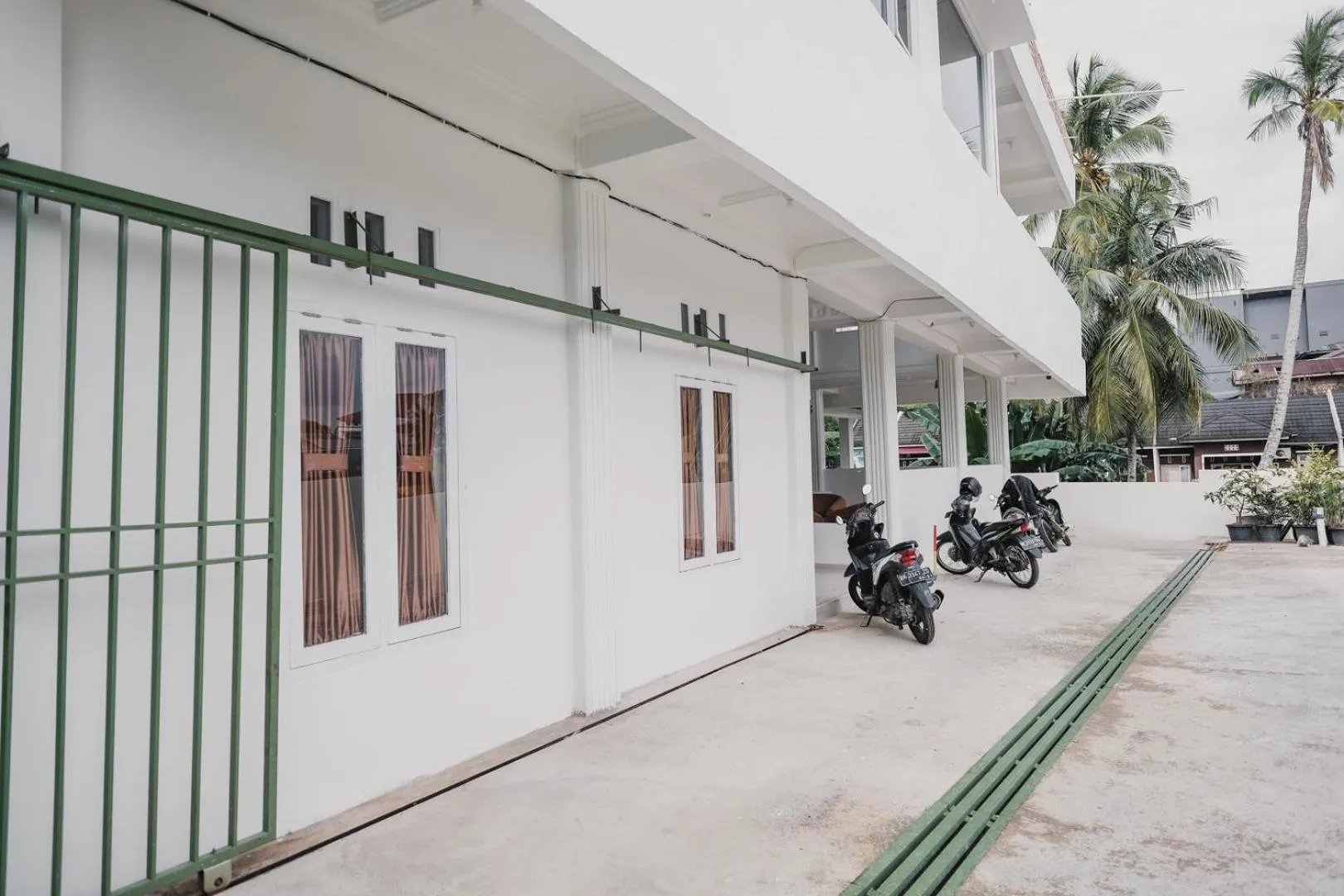 Facade/entrance in RedDoorz Syariah near Arafah Hospital Jambi