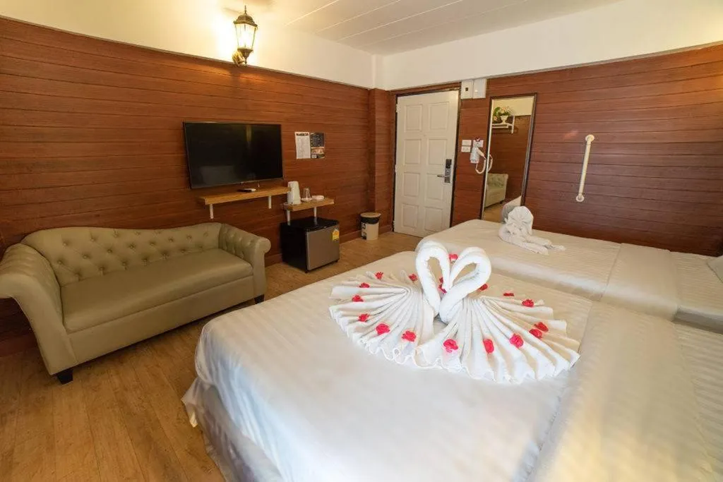 Bed in @42 Residence