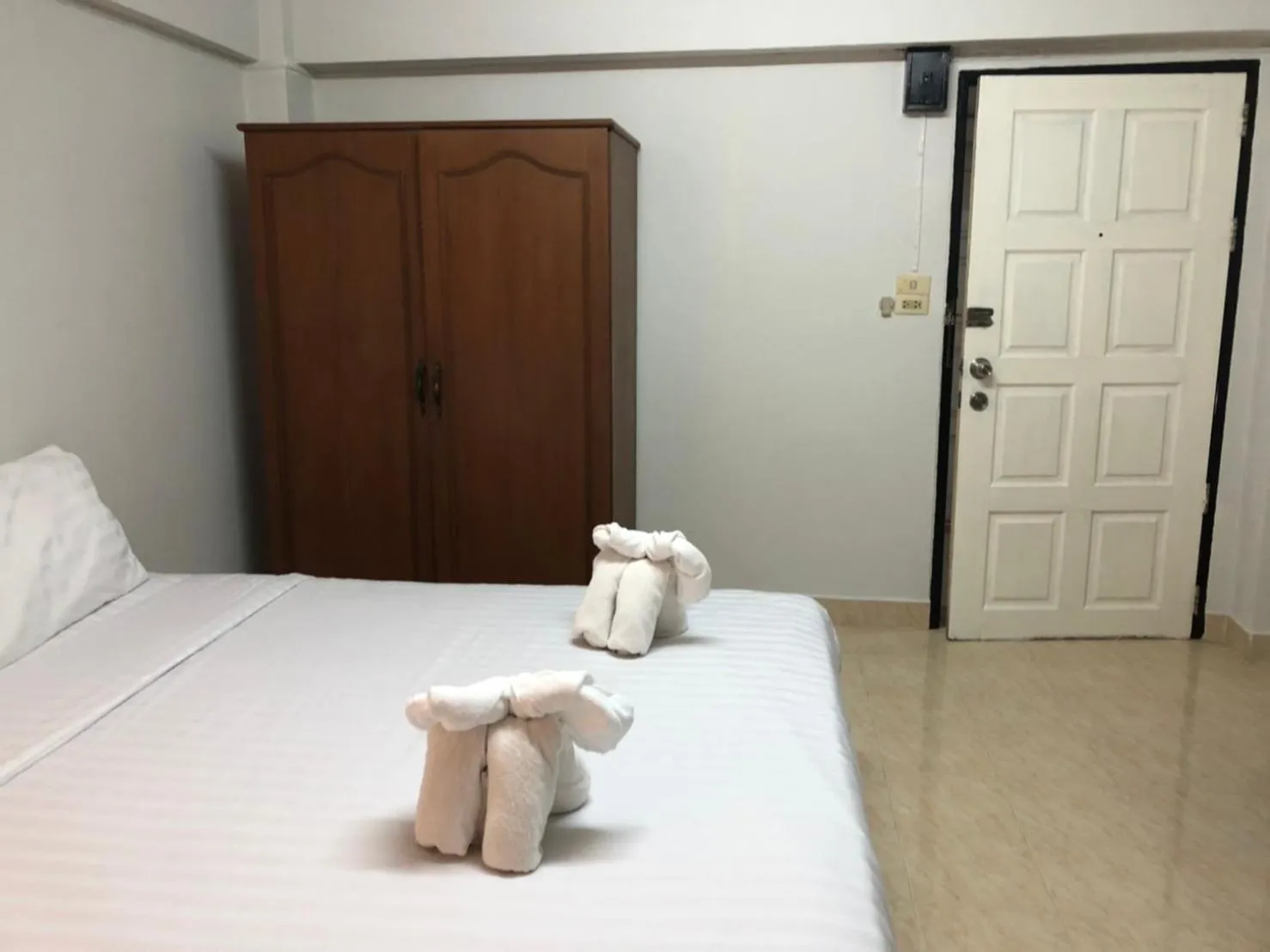 Bed in @42 Residence