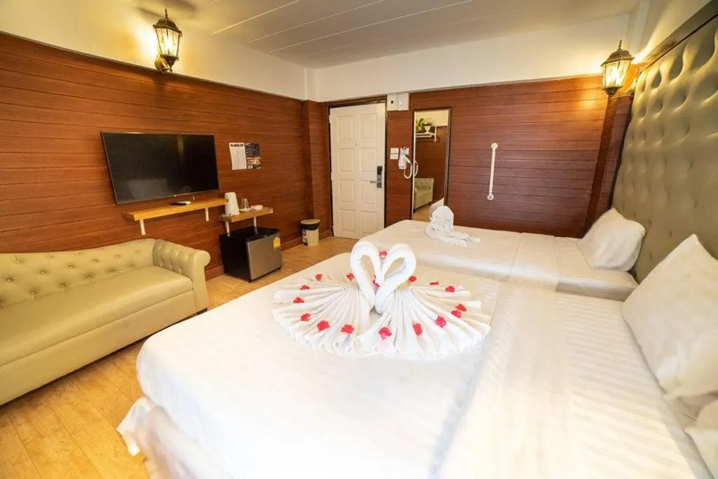 Bed in @42 Residence