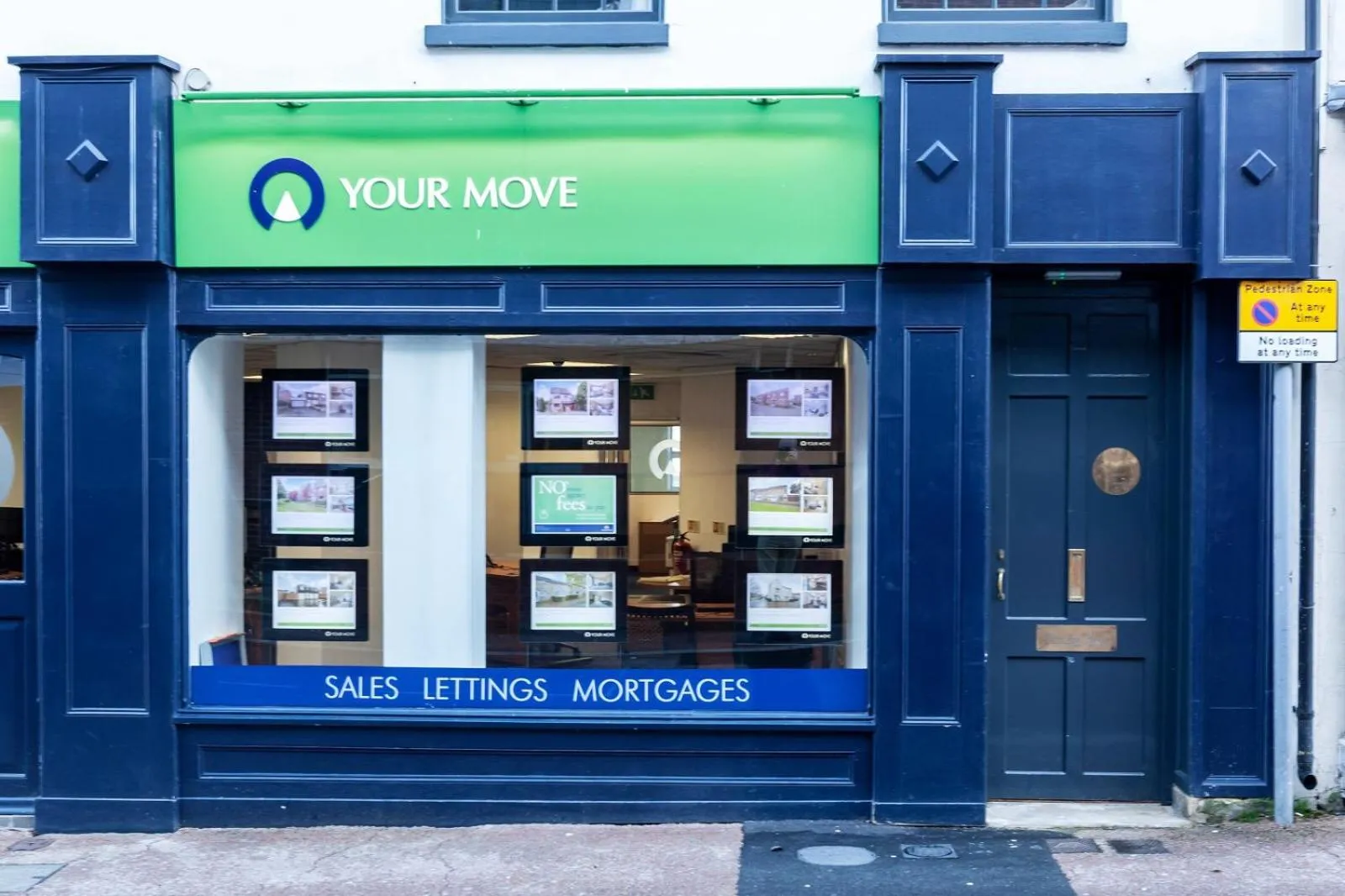 Property building in Central Apartment With 55” Smart TV+Netflix