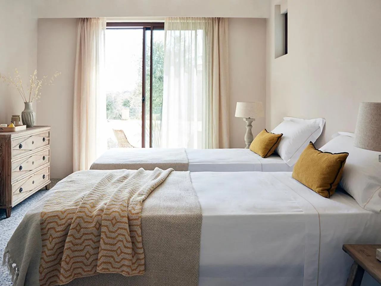 Bed in Borgo 69 Villas & Suites