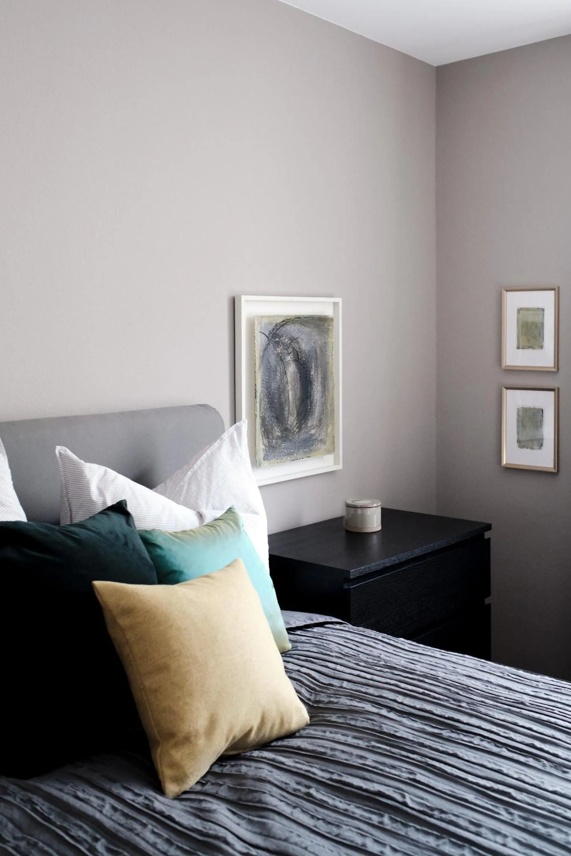 Decorative detail, Bed in SAXX Apartments "Goldberg Karree"