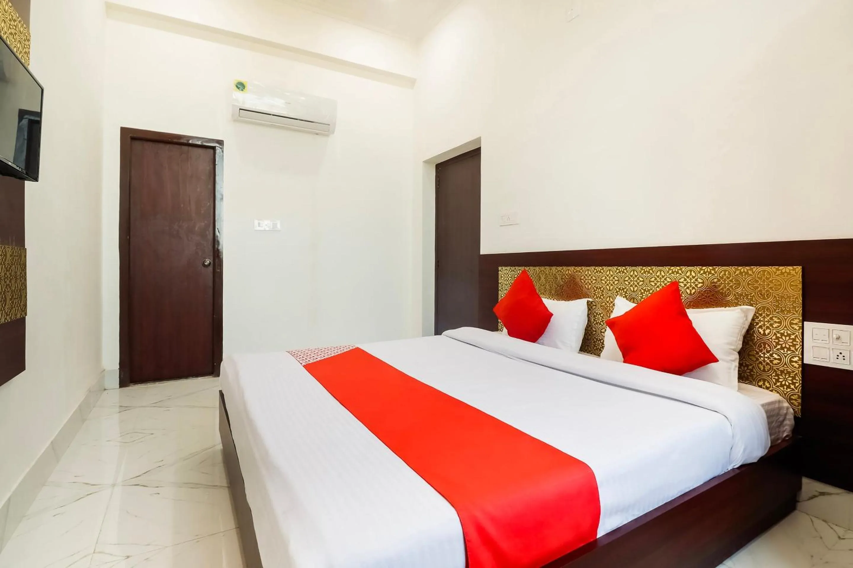 Bathroom in Hotel O Subham Residency