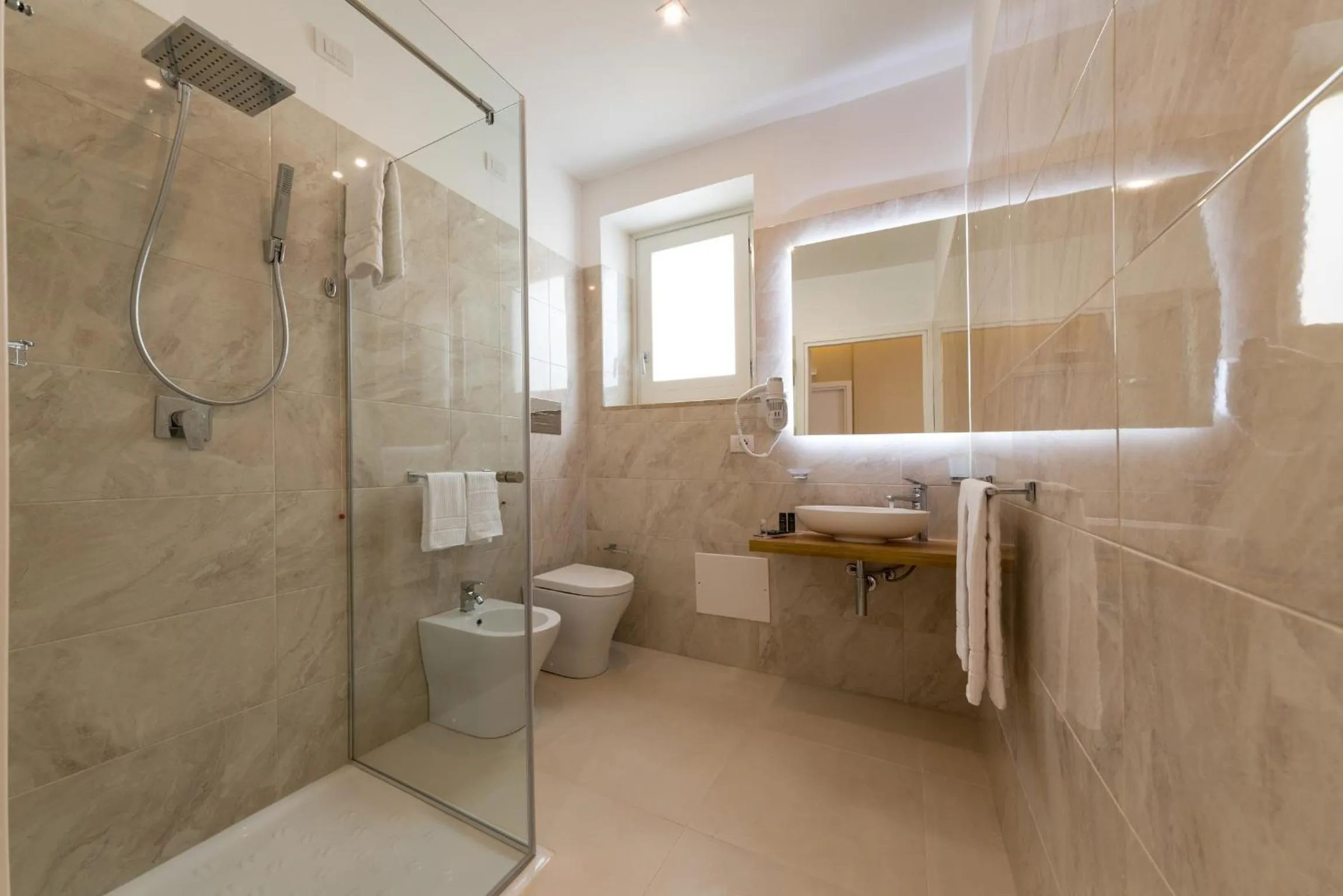 Bathroom in Artemide Hotel