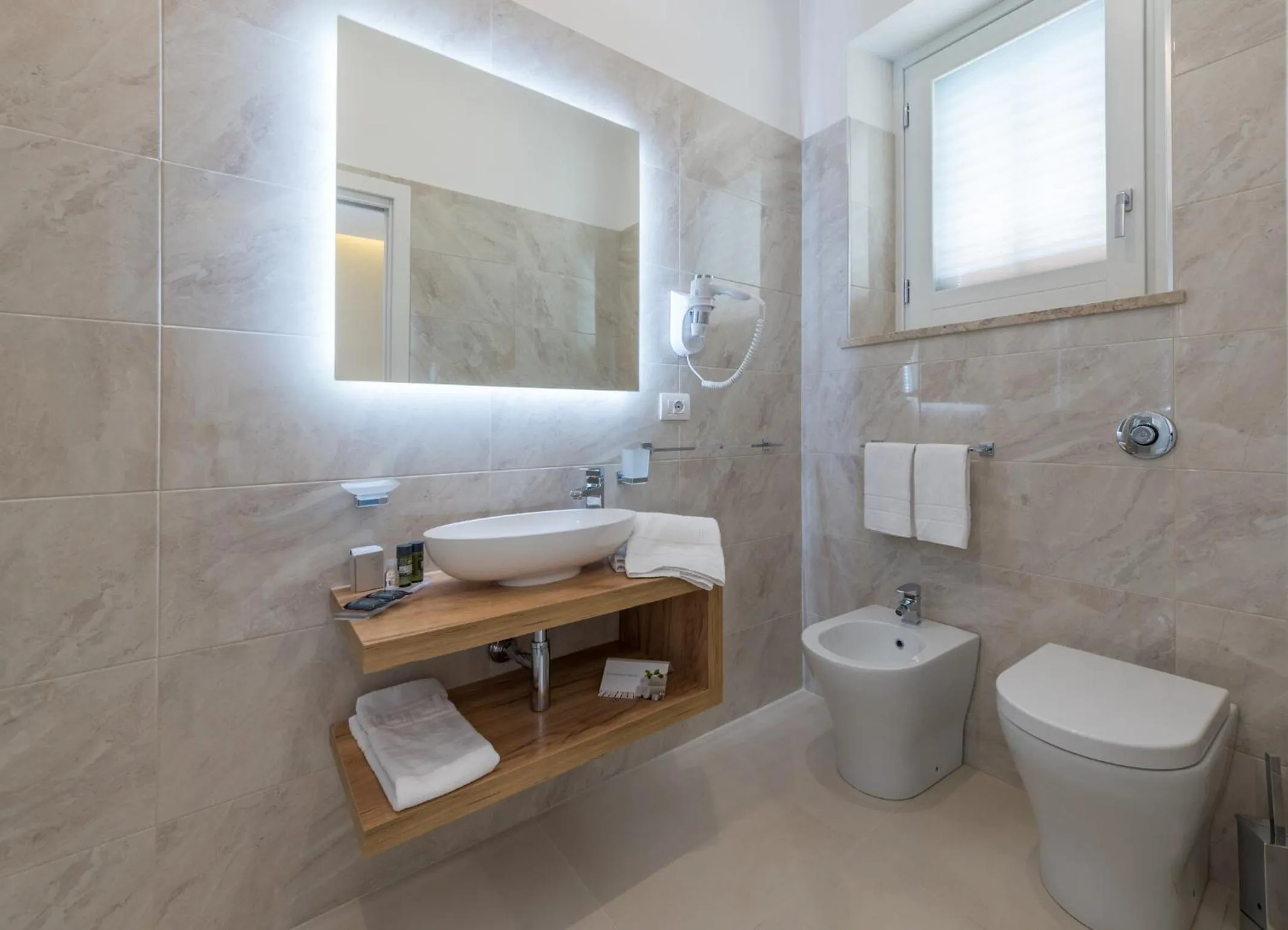 Bathroom in Artemide Hotel