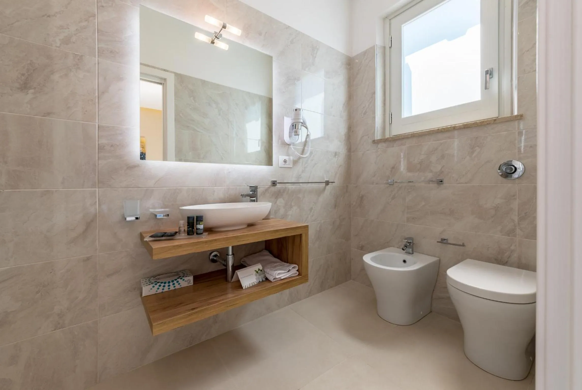 Bathroom in Artemide Hotel