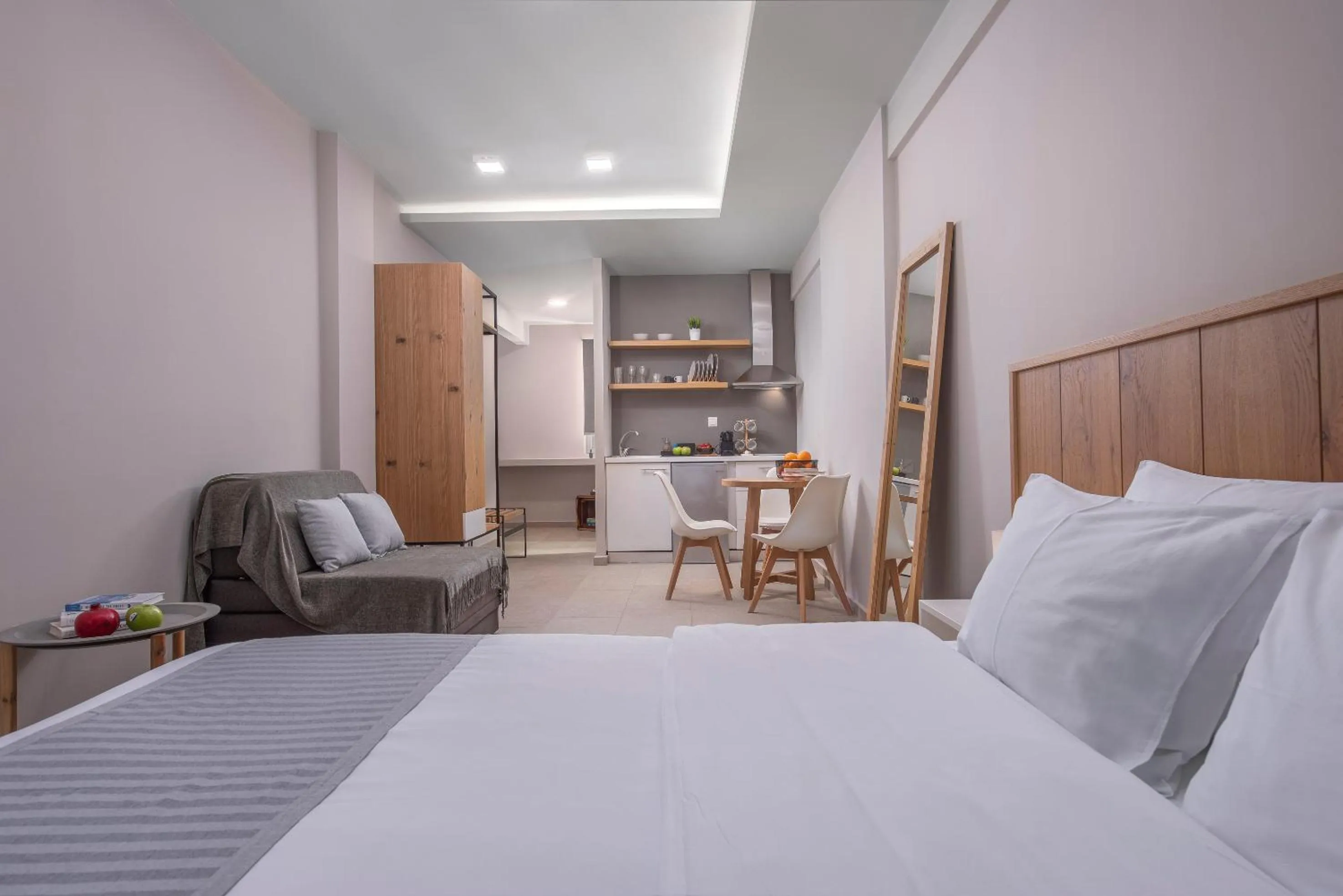 Photo of the whole room, Bed in Your City Level