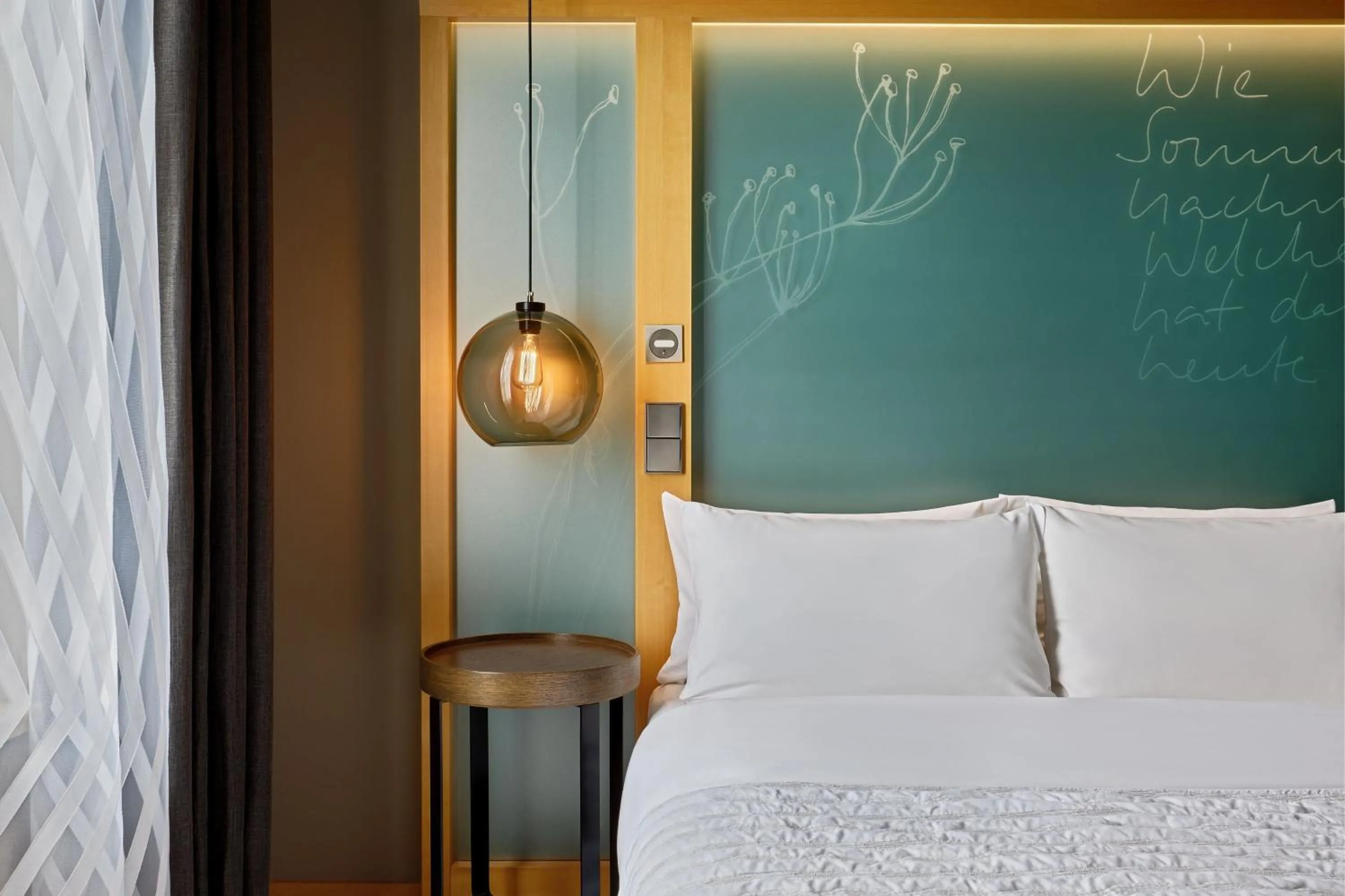 Photo of the whole room, Bed in Le Méridien Hamburg