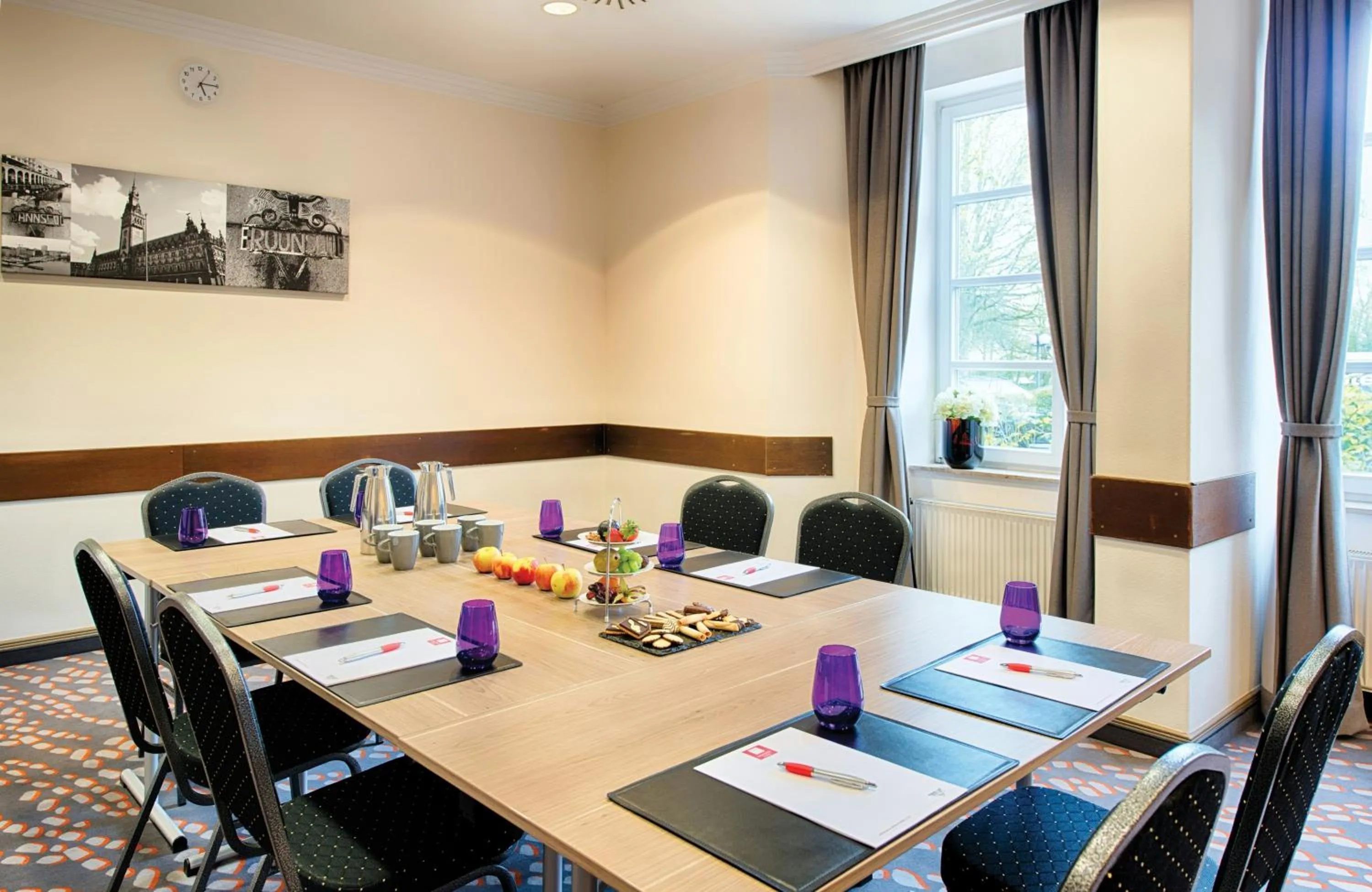 Meeting/conference room in Leonardo Hotel Hamburg Stillhorn