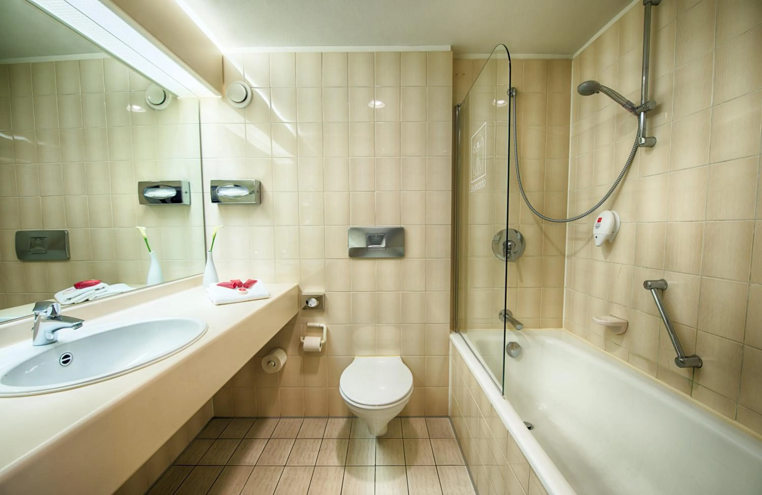 Bathroom in Leonardo Hotel Hamburg Stillhorn