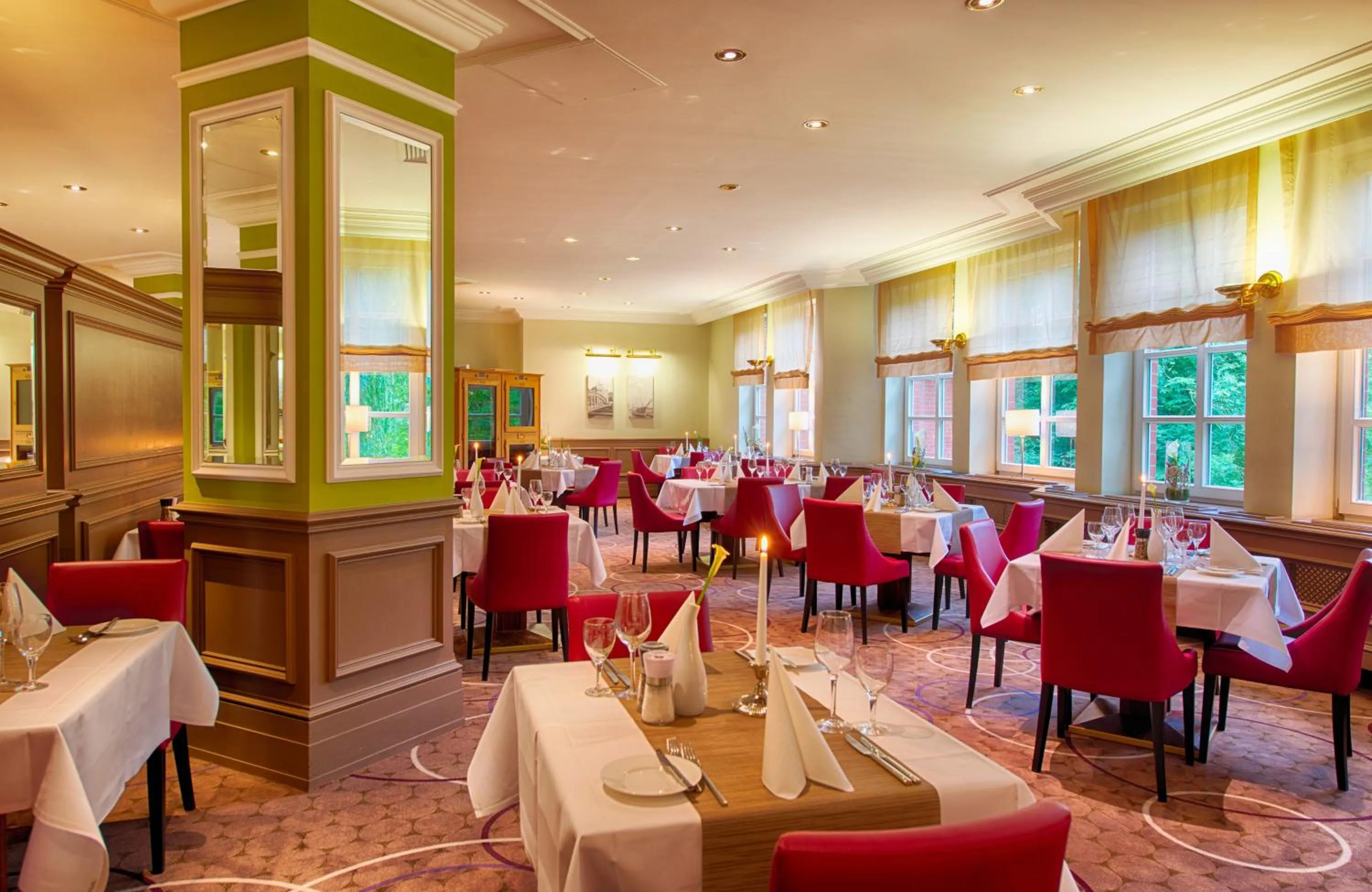 Restaurant/places to eat in Leonardo Hotel Hamburg Stillhorn