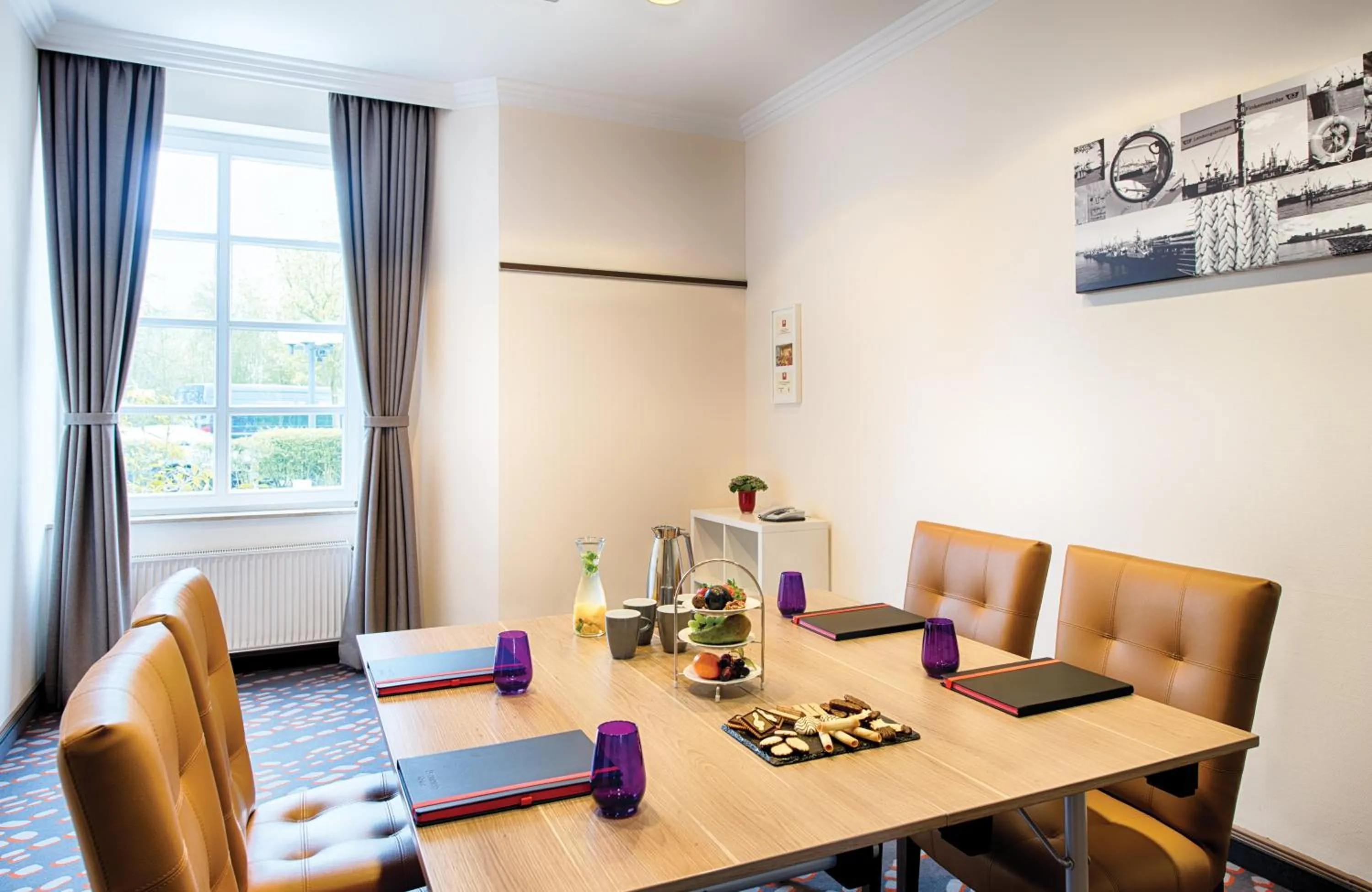 Meeting/conference room in Leonardo Hotel Hamburg Stillhorn