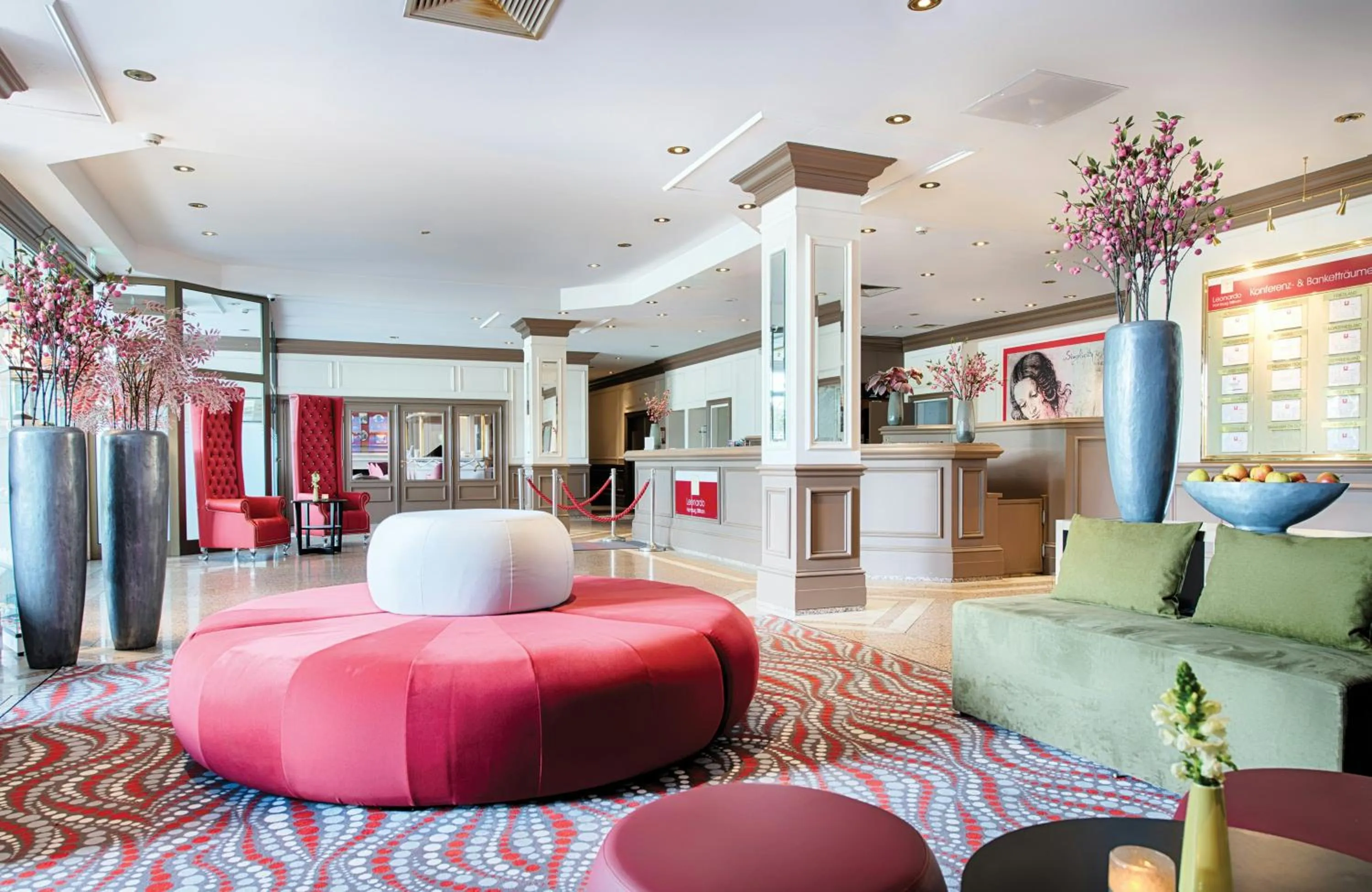 Lobby or reception in Leonardo Hotel Hamburg Stillhorn