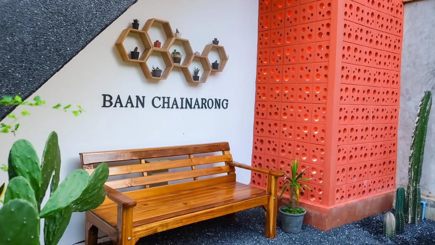 BAAN CHAINARONG
