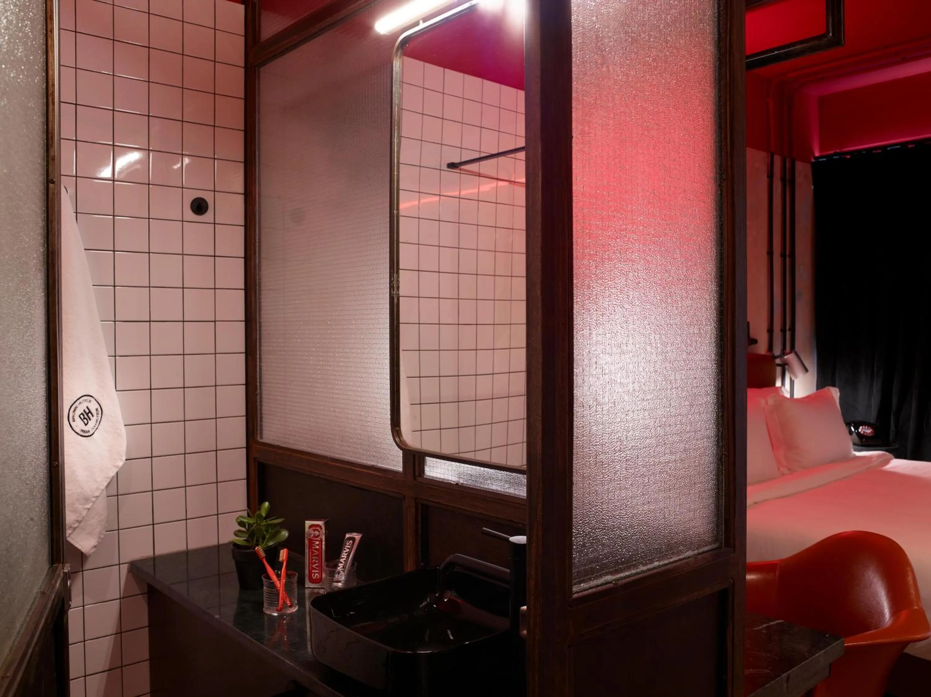 Bathroom in Dave Red Athens