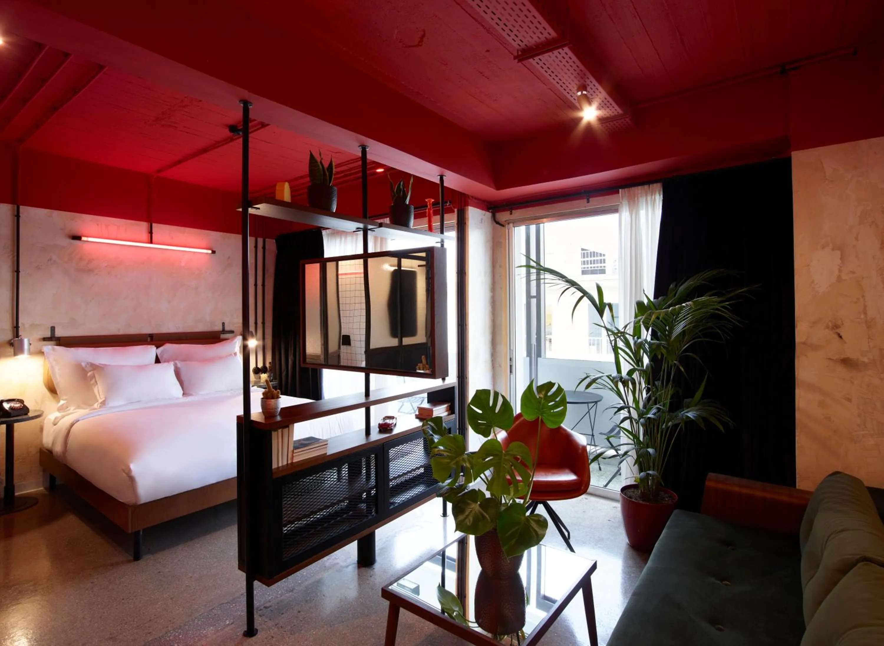 Bedroom, Bed in Max Brown Hotel Downtown Part of Sircle Collection Formally known as Dave Red