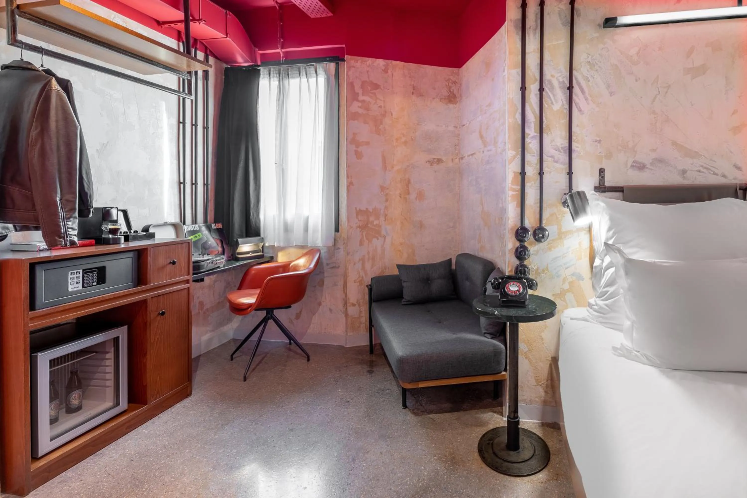 Max Brown Hotel Downtown Part of Sircle Collection Formally known as Dave Red