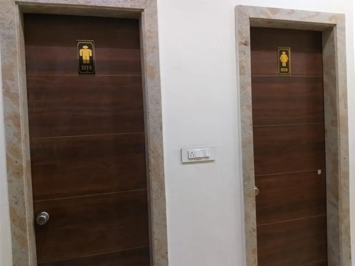 Bathroom in lords residency