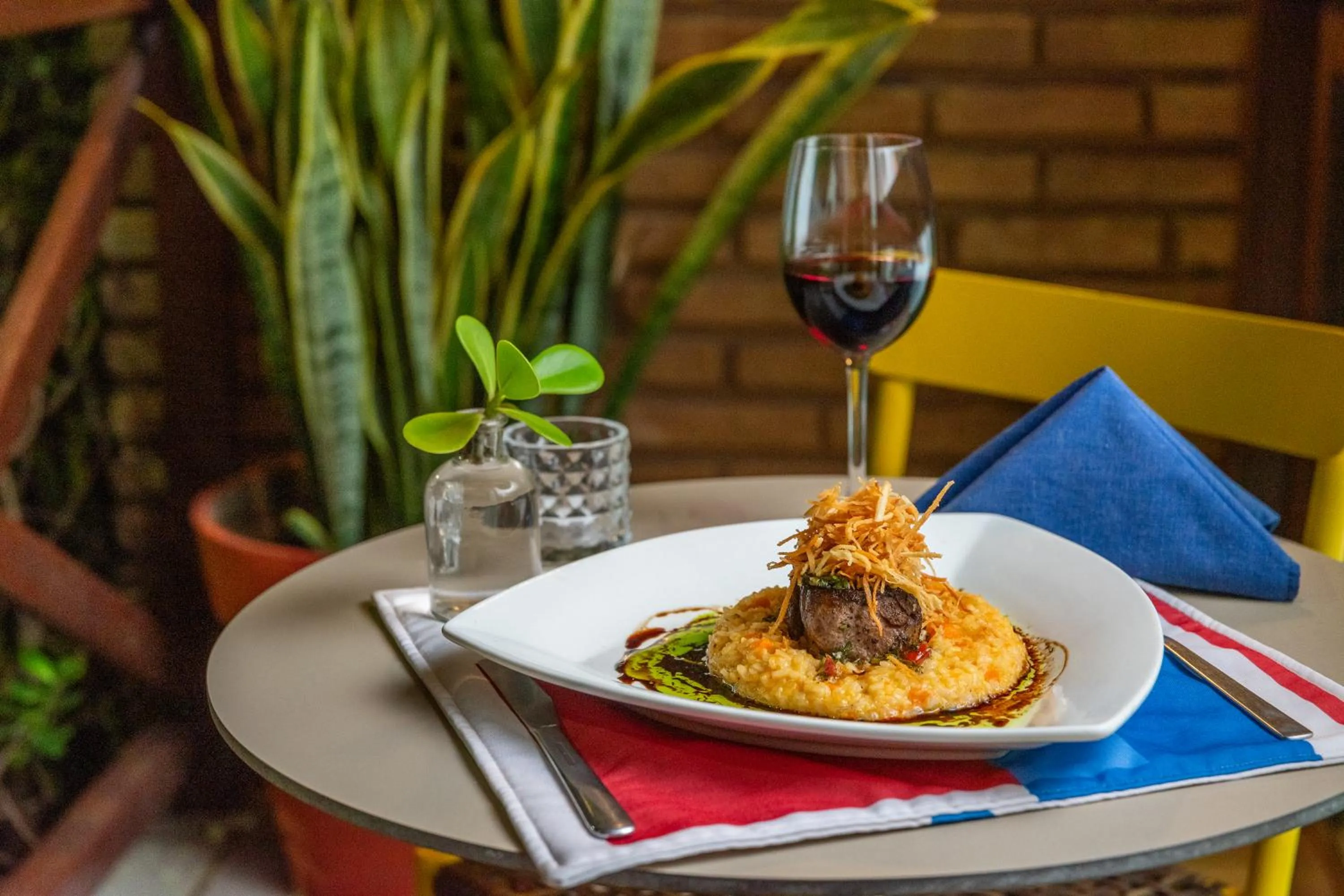 Restaurant/places to eat in Hotel Areias Belas