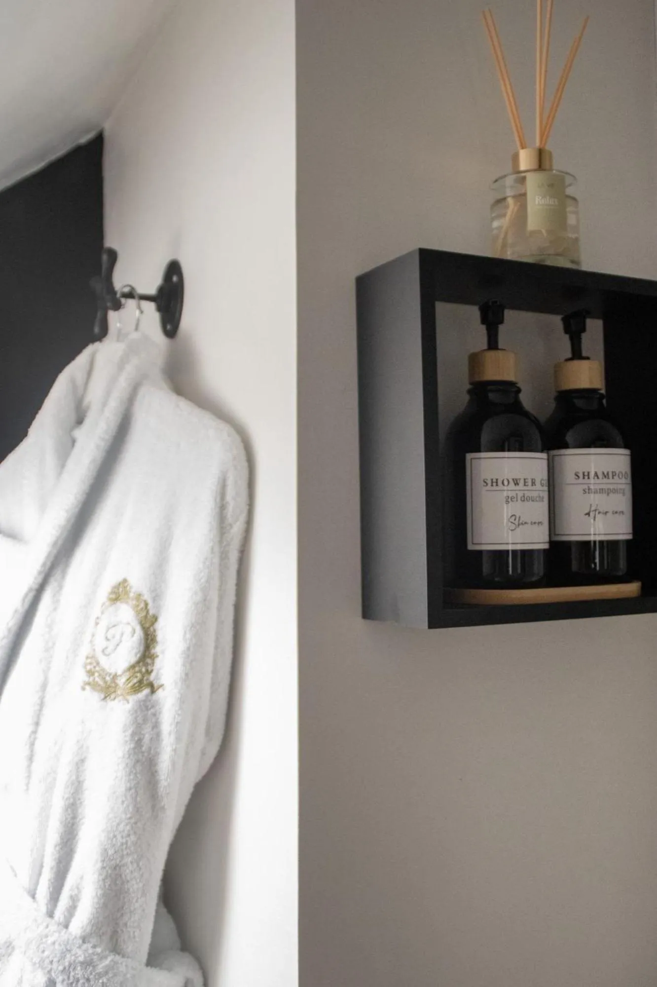 Bathroom, Bed in Chez Patou