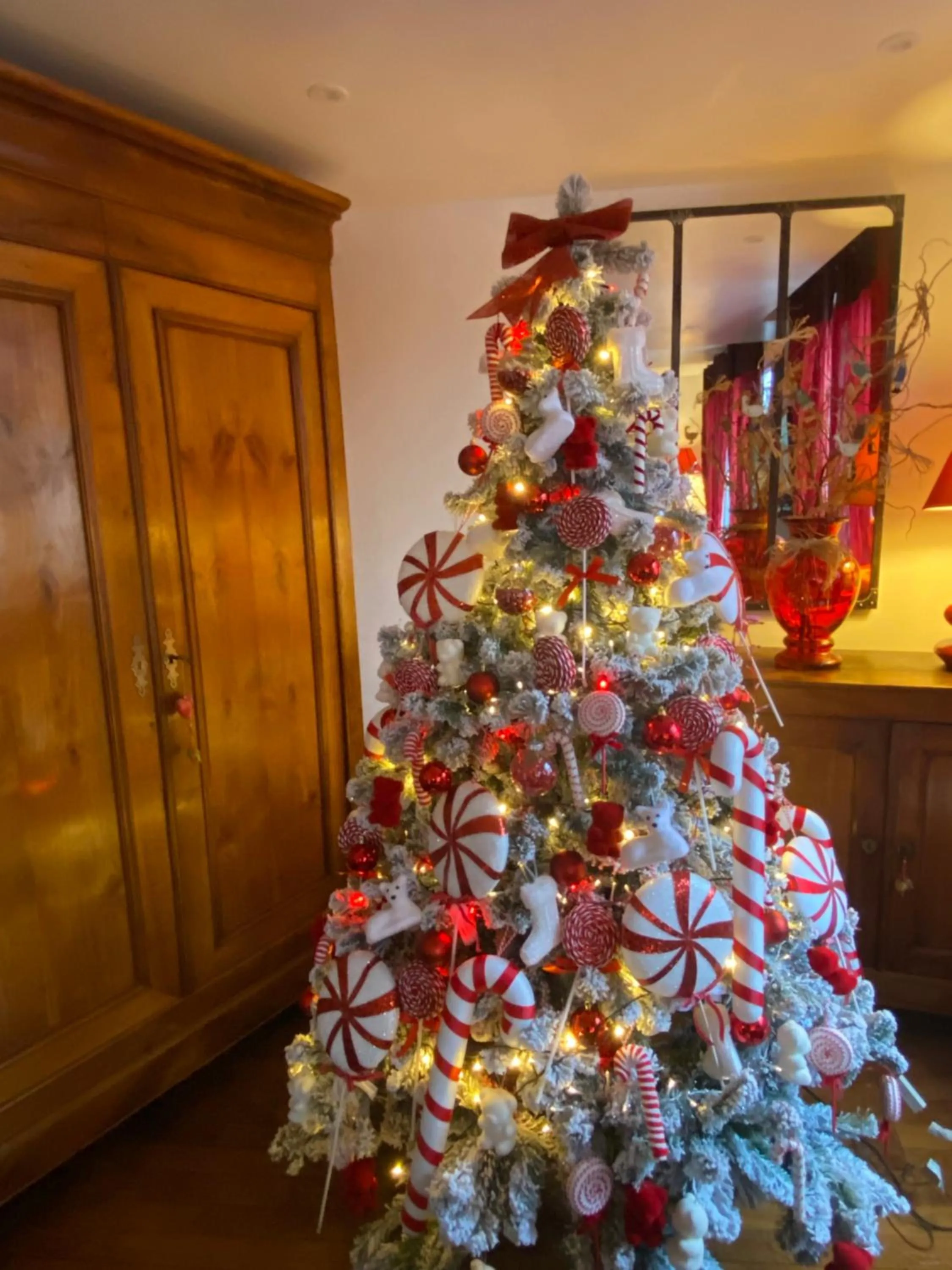 Decorative detail in Chez Patou