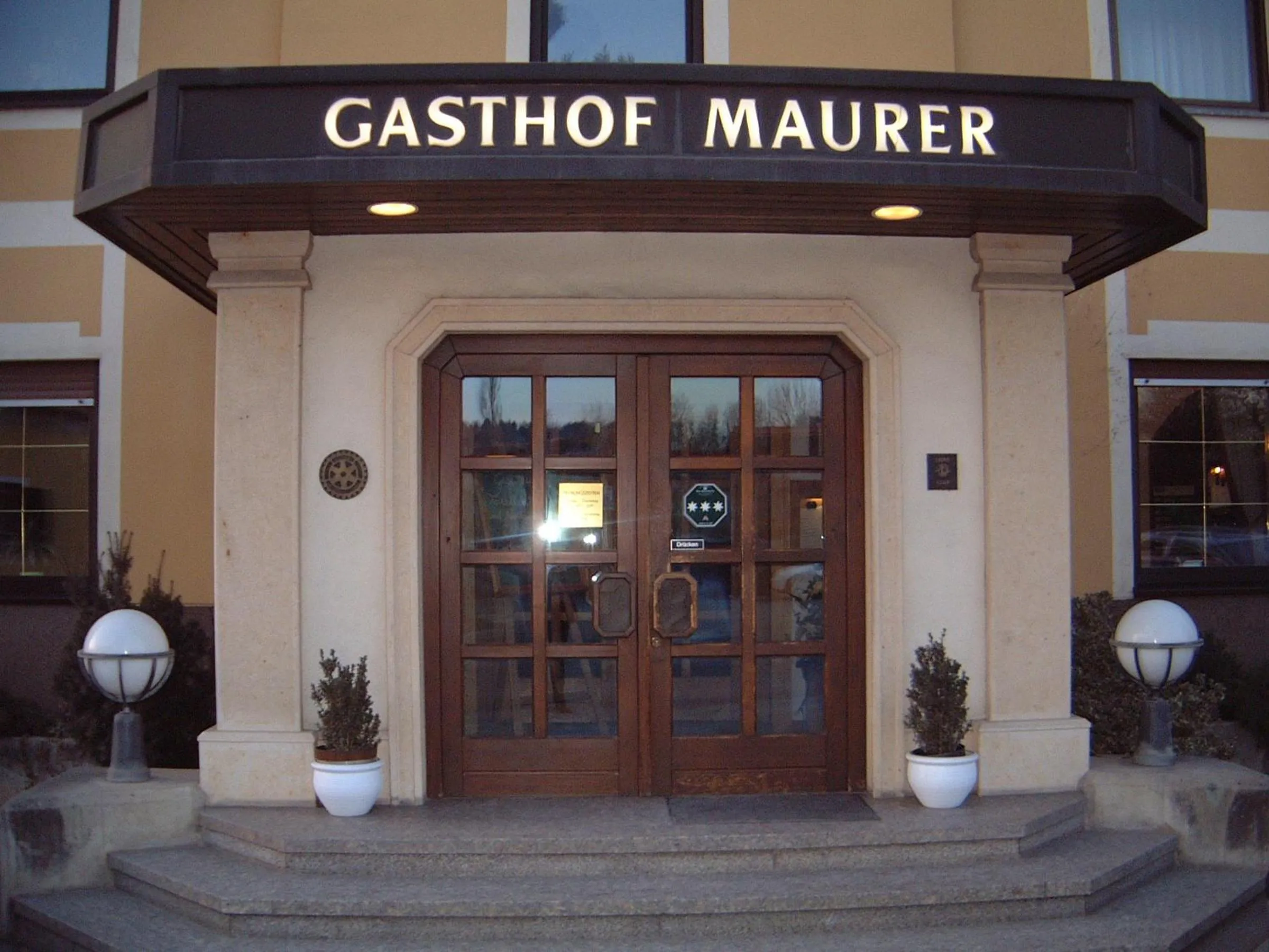 Facade/entrance in Maurer Gasthof-Vinothek