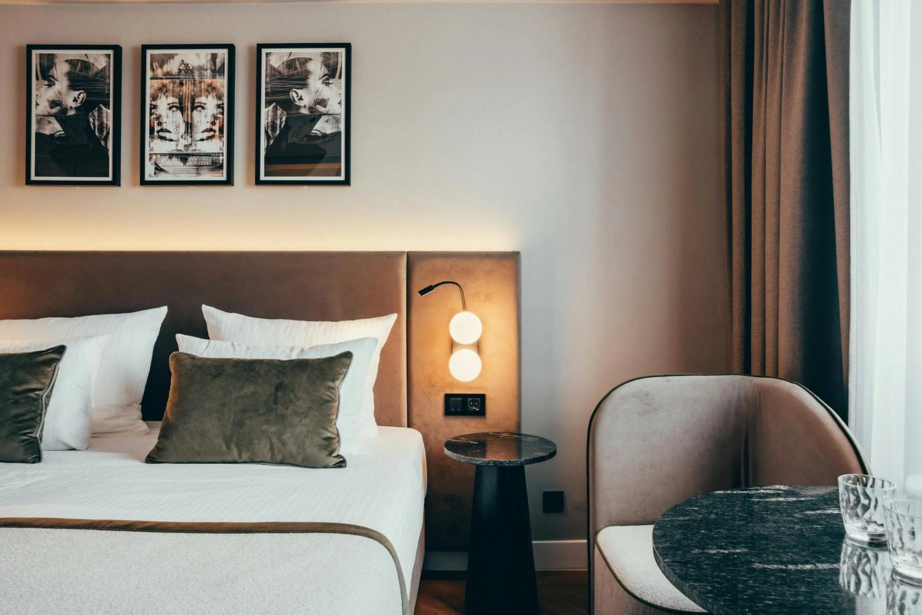 Other, Bed in Leonardo Hotel Köln