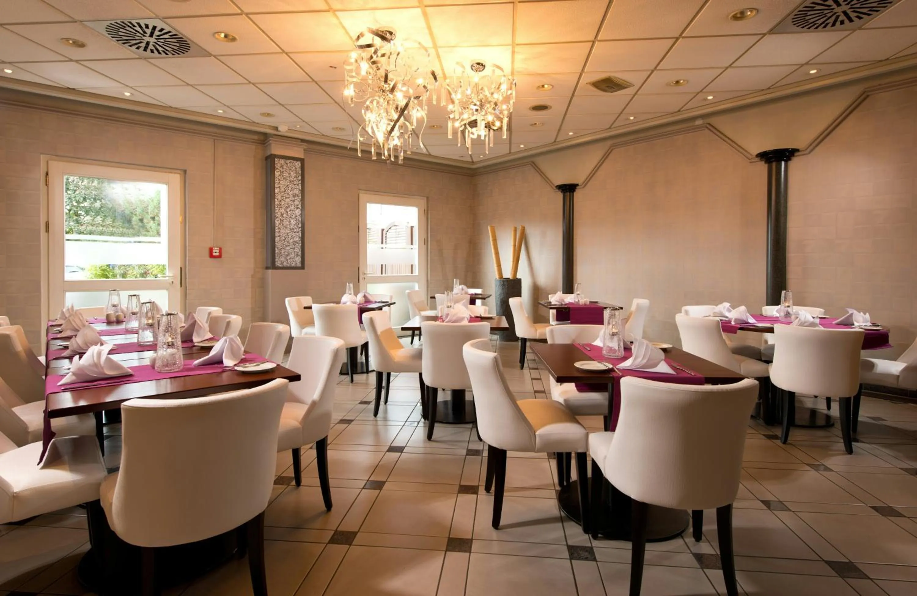 Restaurant/places to eat in Leonardo Hotel Köln