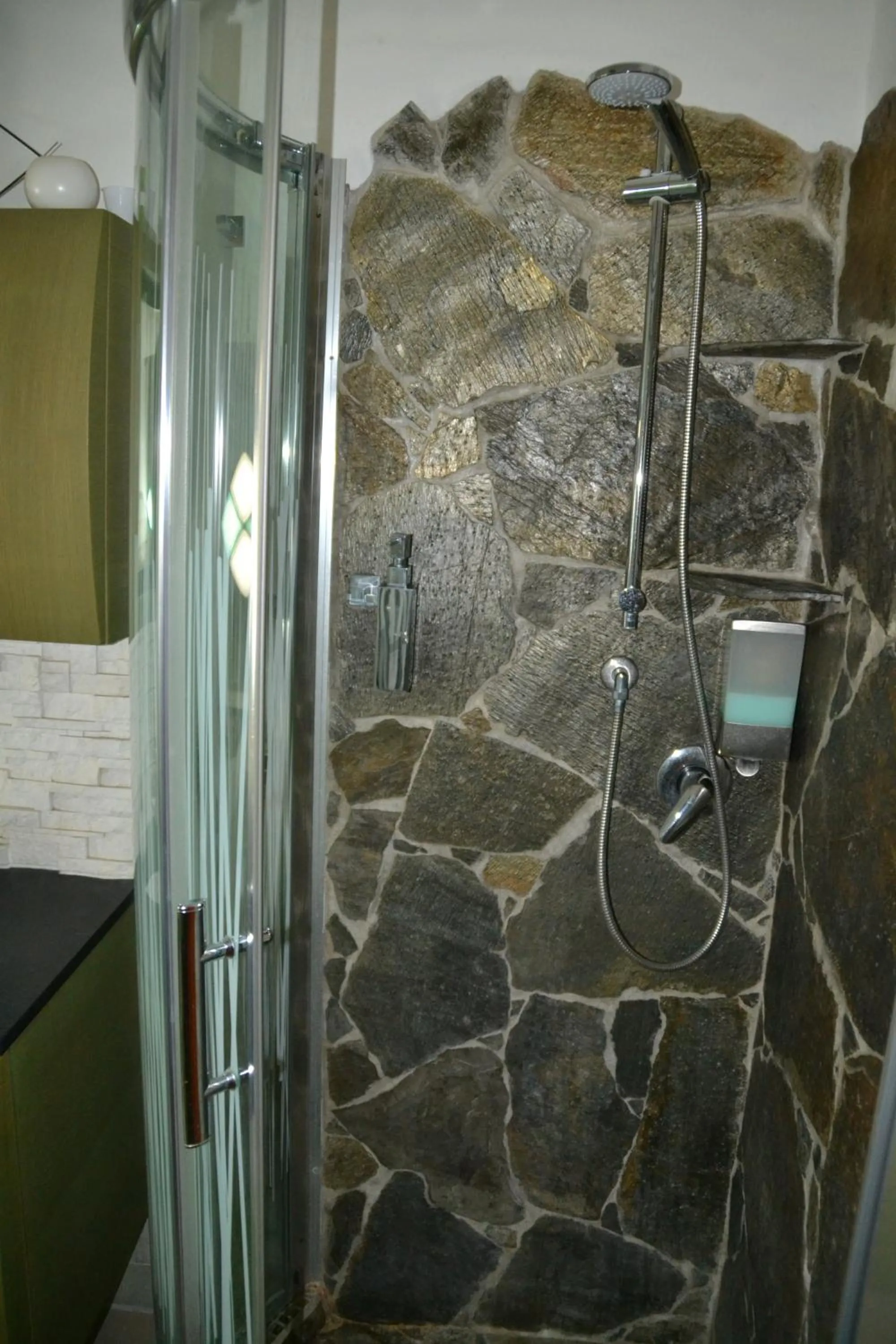 Shower in B&B Gi & Giò