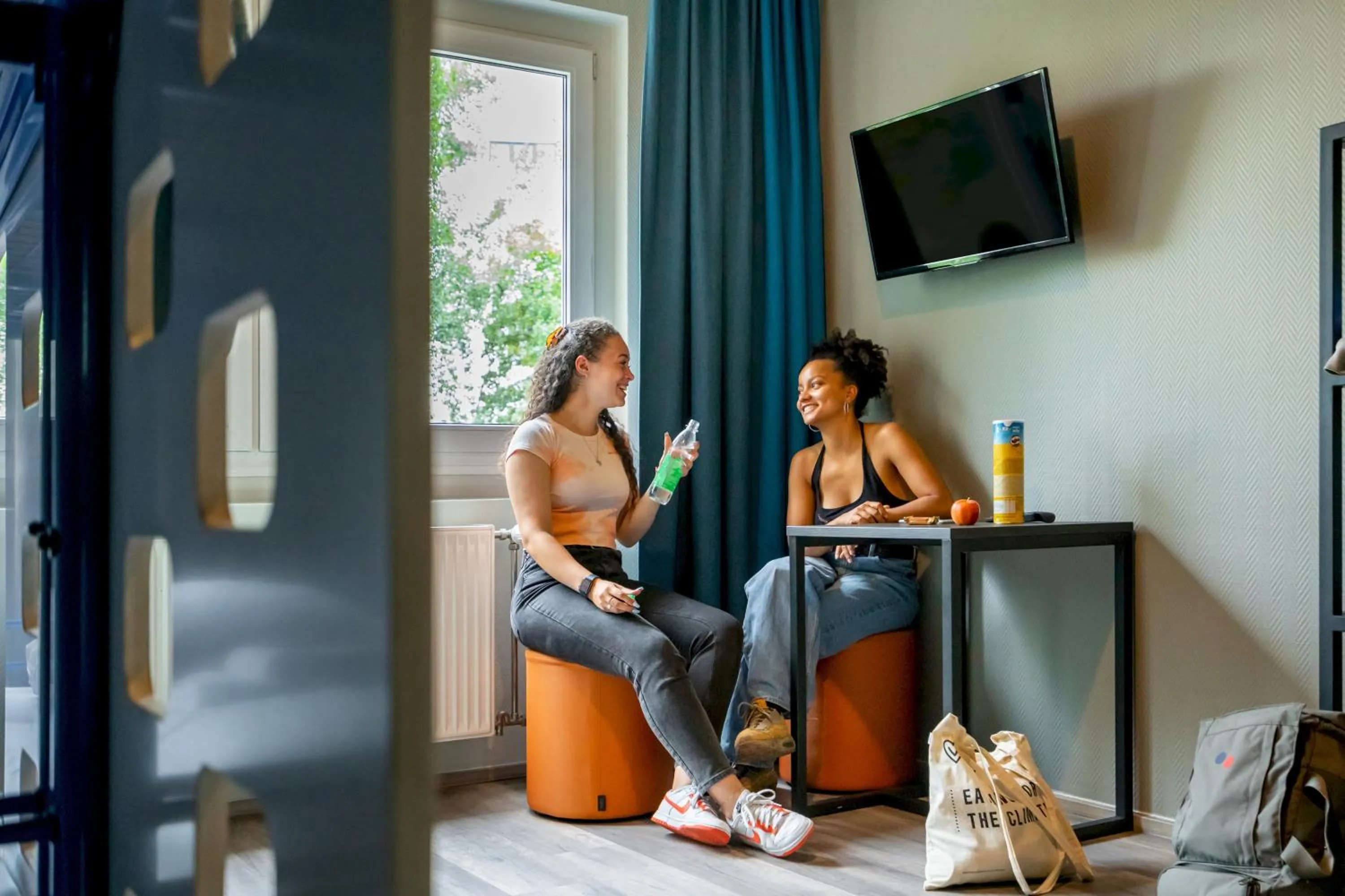 Guests in a&o Berlin Kolumbus