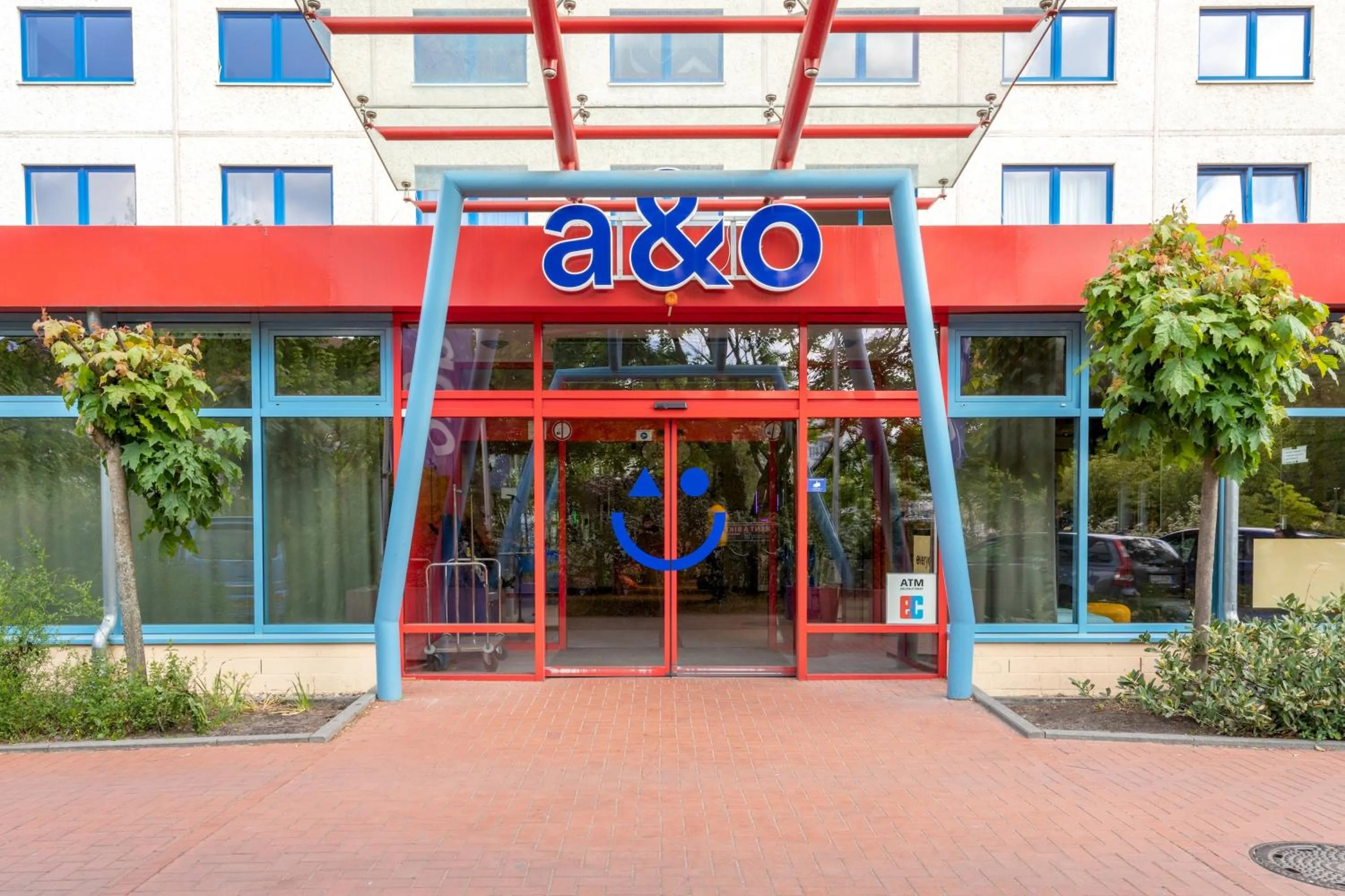 Facade/entrance in a&o Berlin Kolumbus